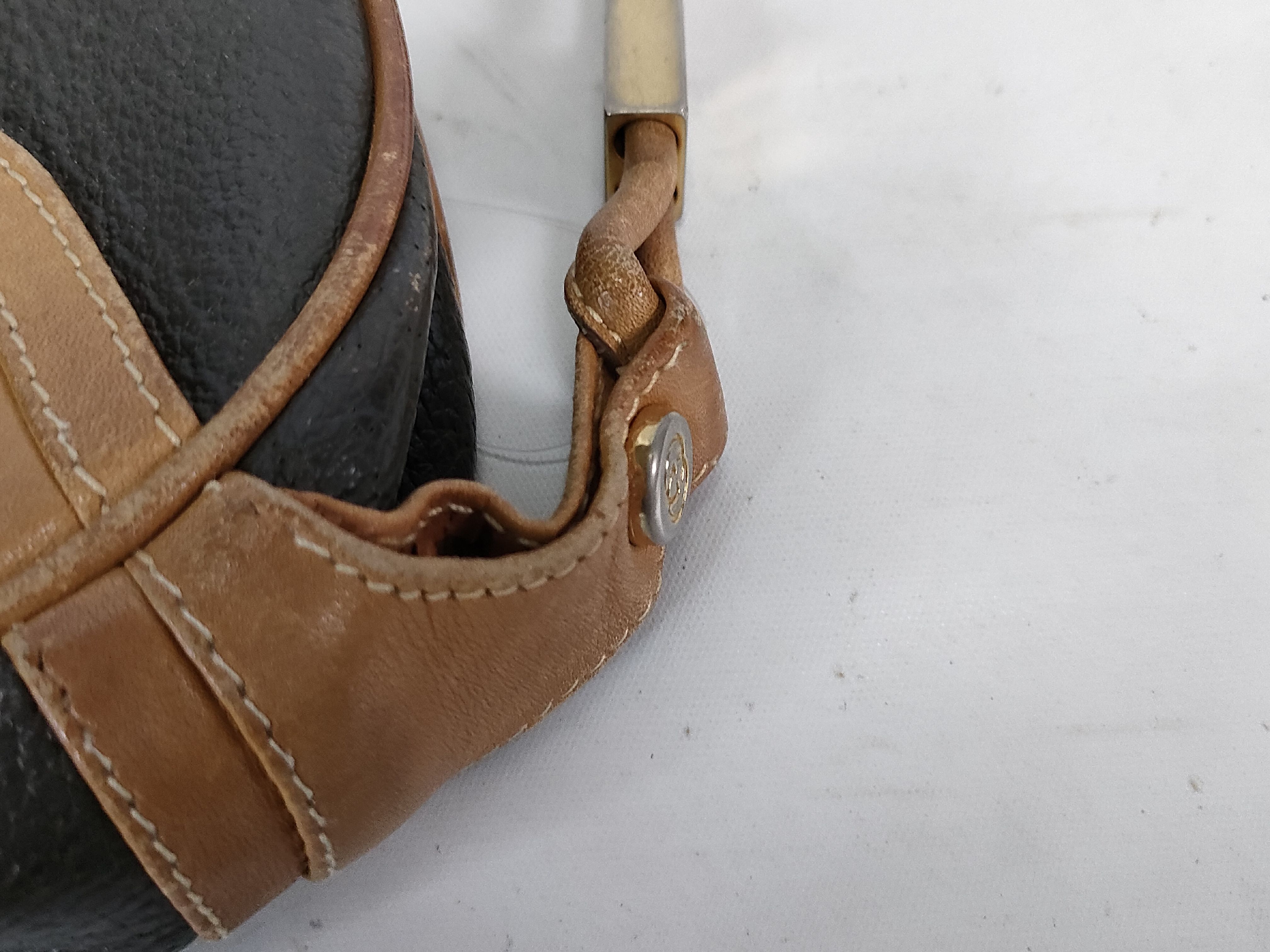 Old Shoulder Bag — view 5