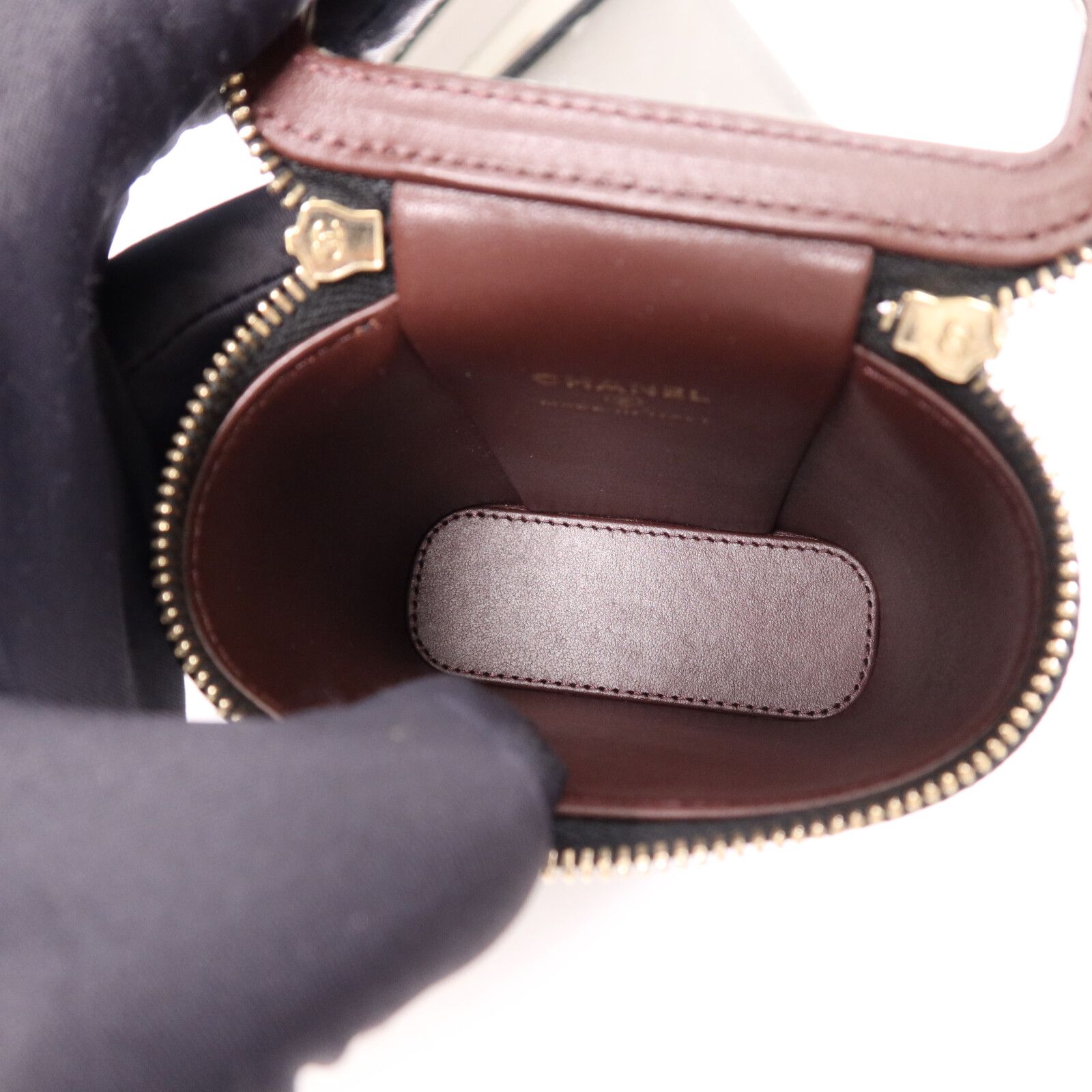 Black Caviar Vertical Vanity Case — view 12