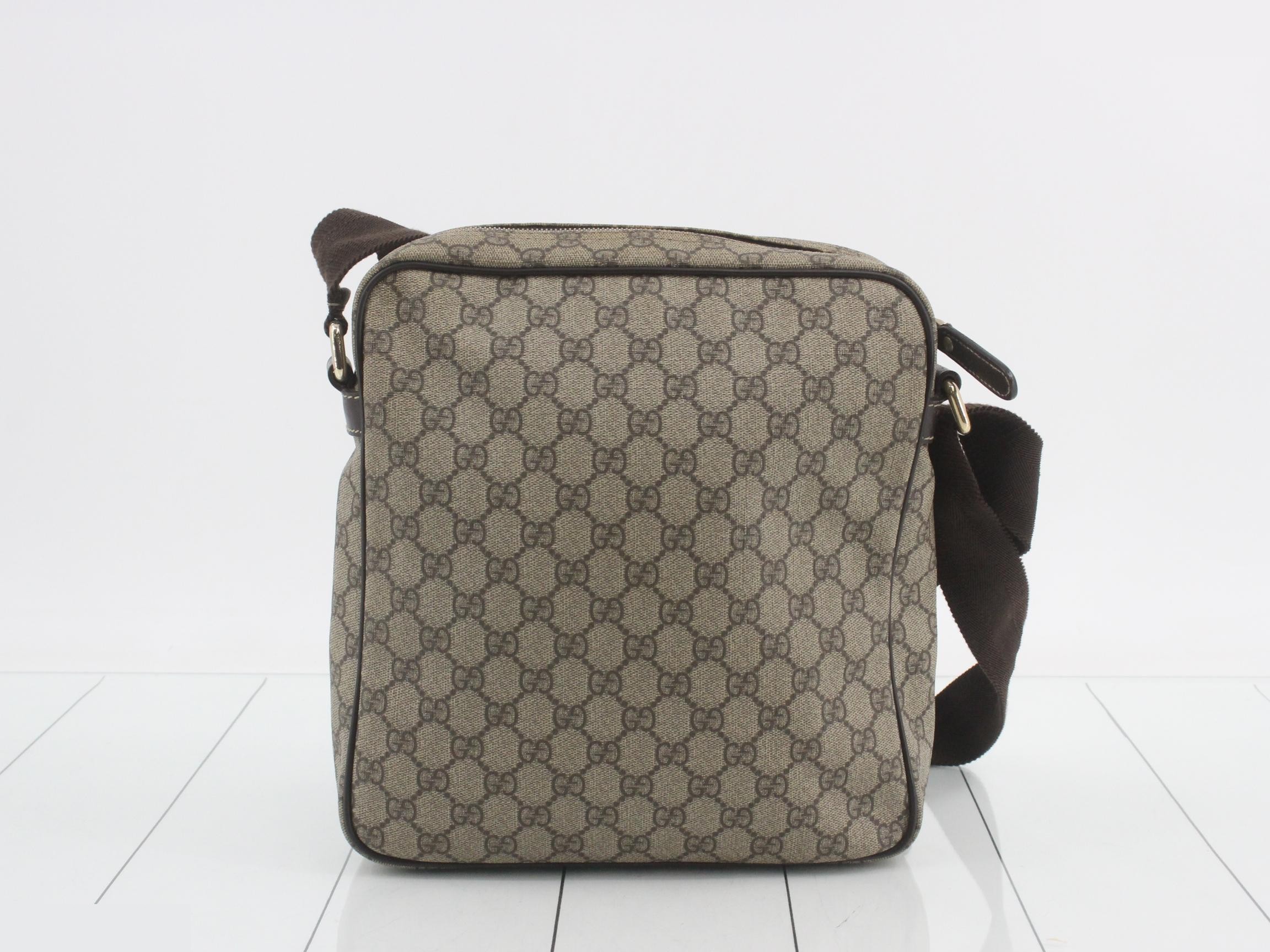 GG Supreme Shoulder Bag — view 2