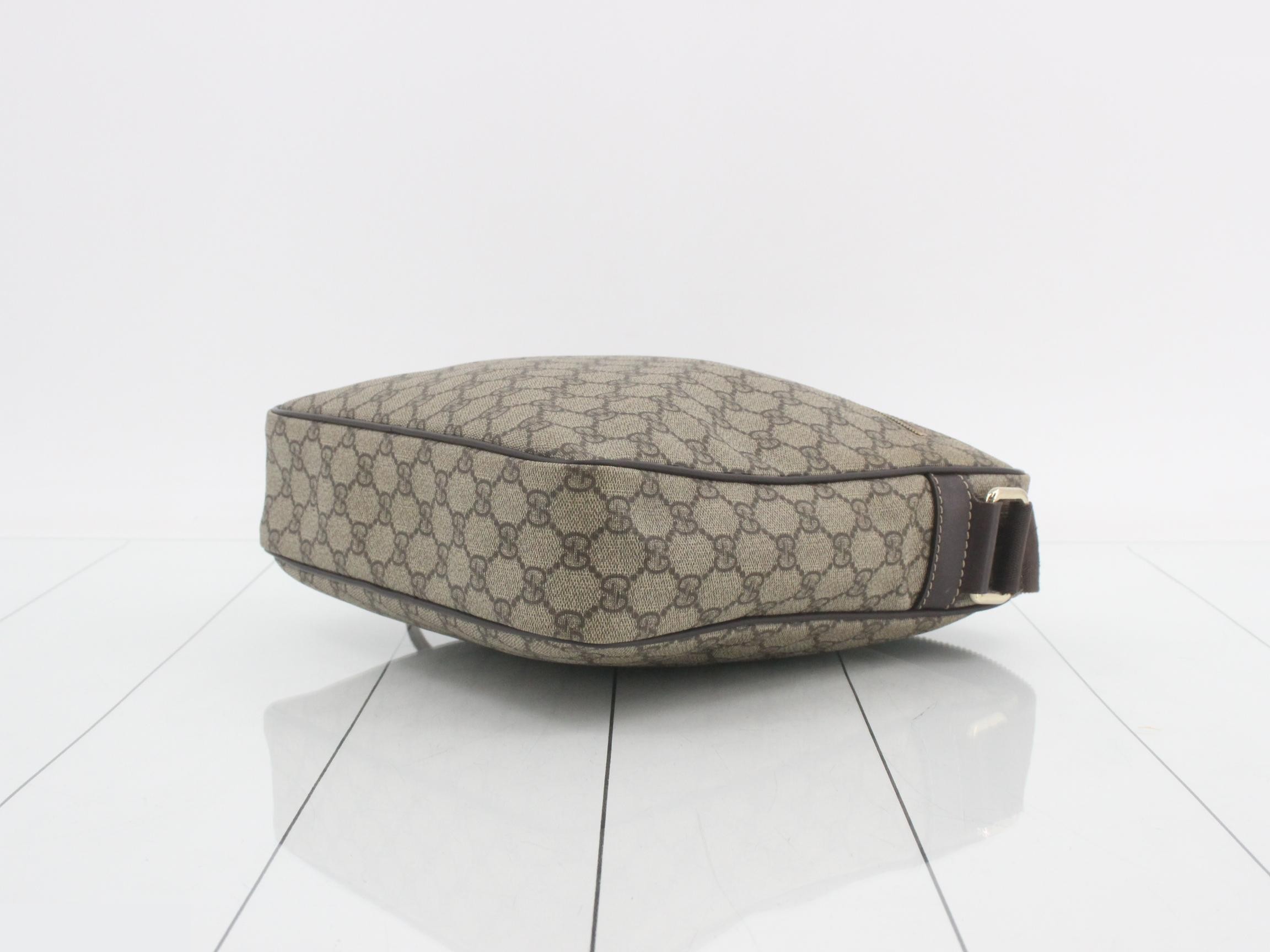 GG Supreme Shoulder Bag — view 6