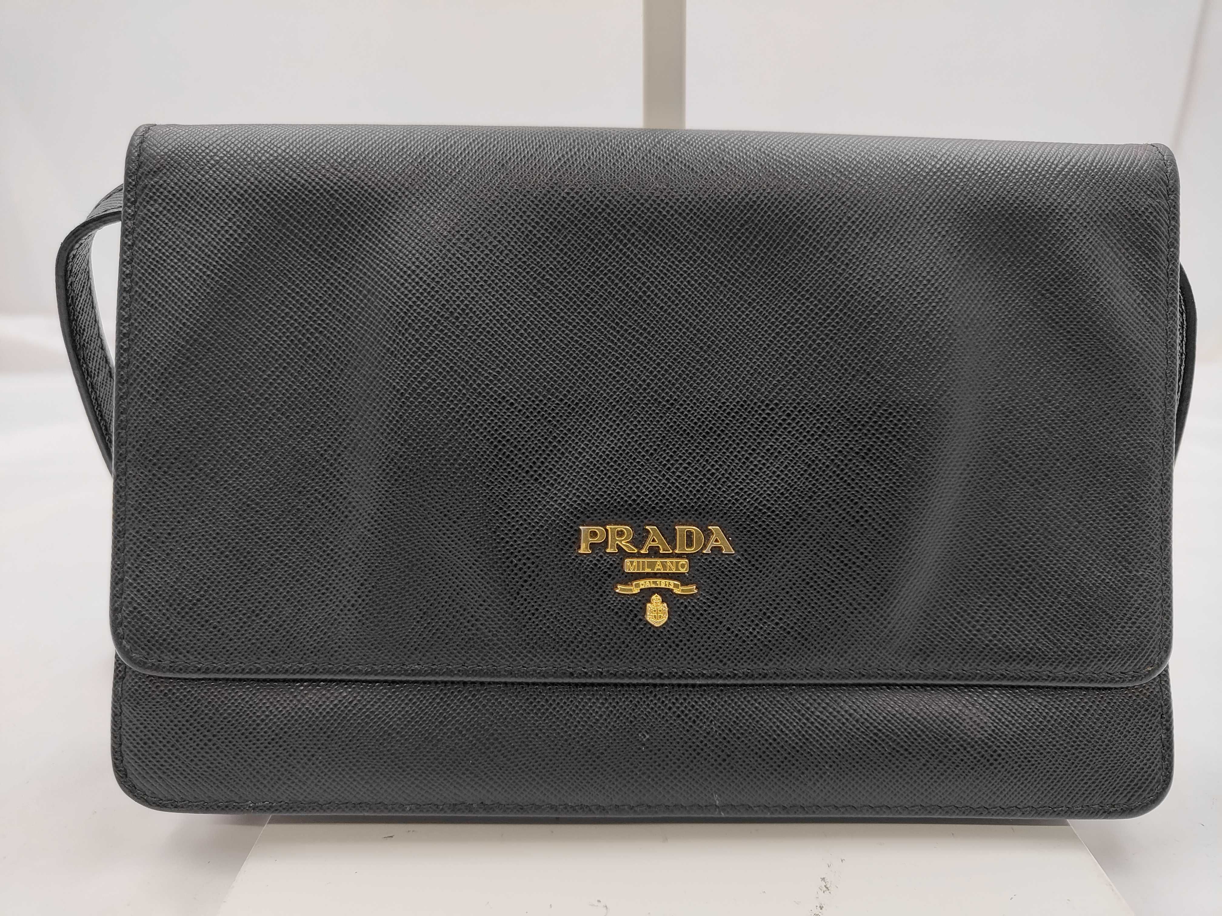 Saffiano Metal Chain Wallet Black Shoulder Bag