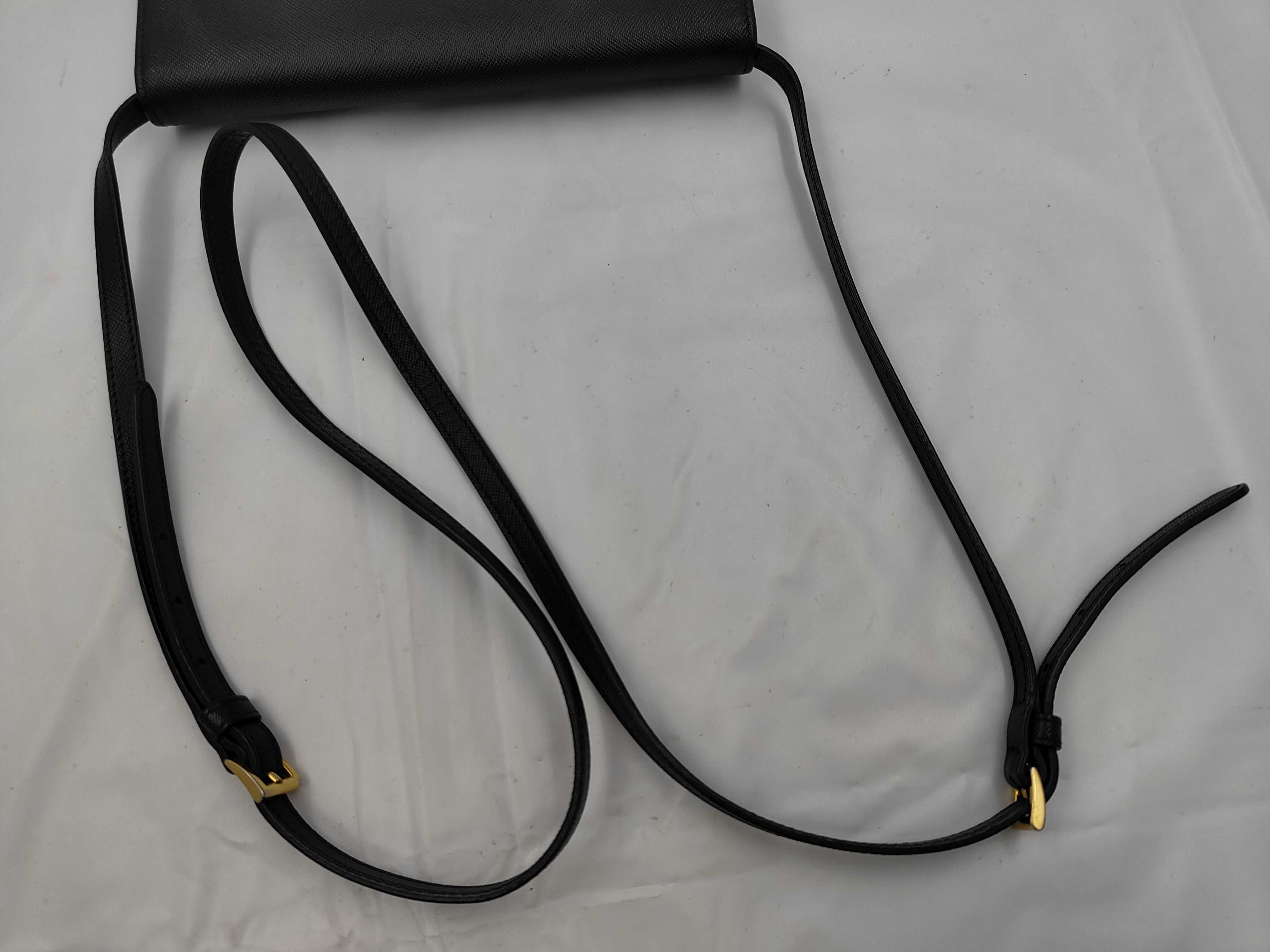 Saffiano Metal Chain Wallet Black Shoulder Bag — view 3
