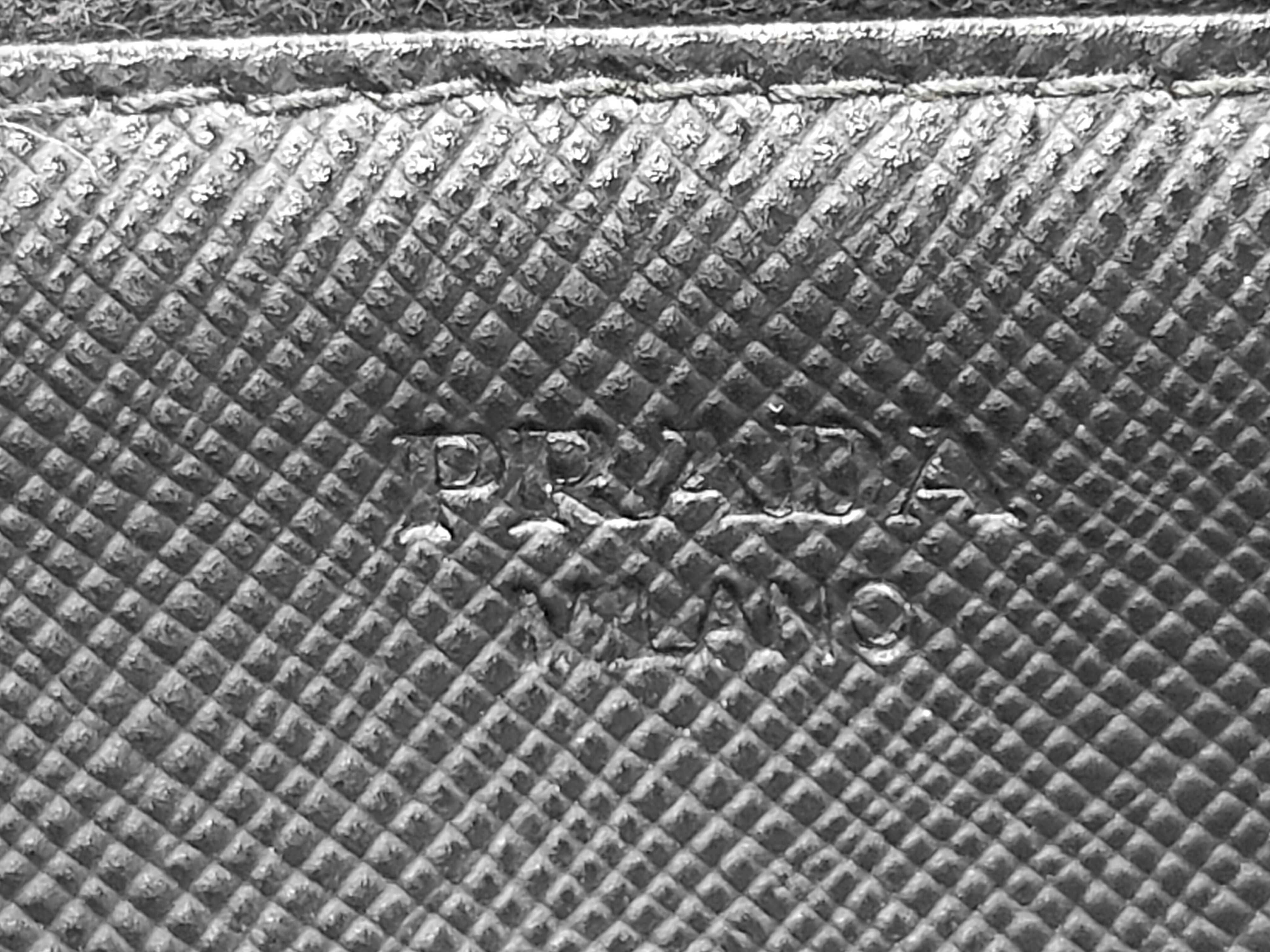 Saffiano Metal Chain Wallet Black Shoulder Bag — view 8