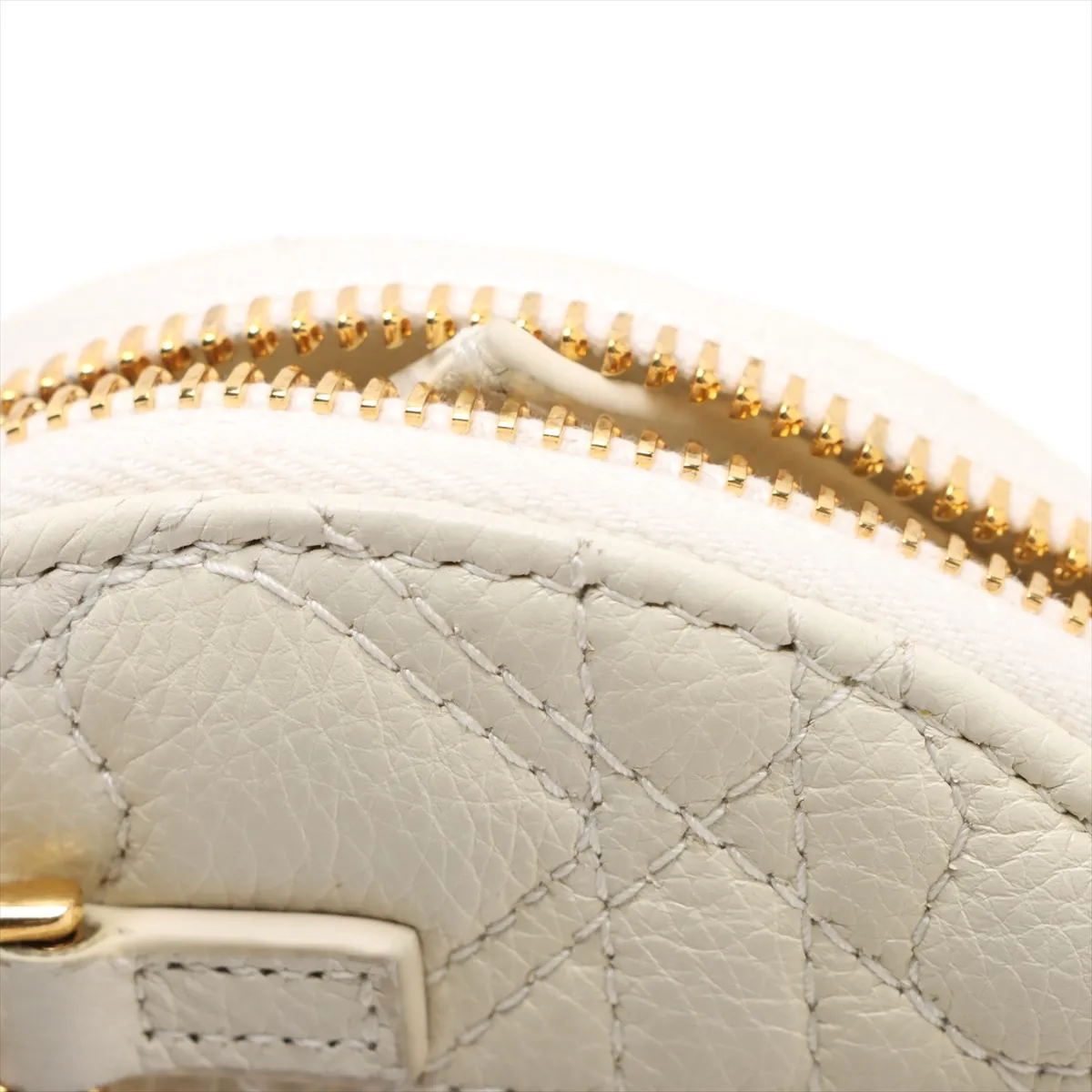 Heart Cannage Caro Leather Chain Shoulder Bag White — view 8