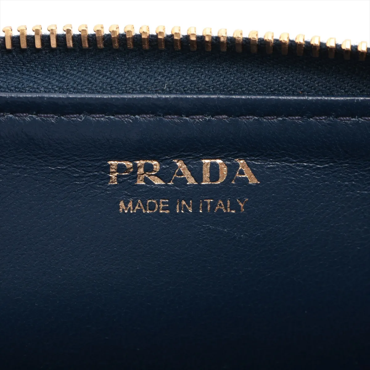 Saffiano Metal 1PP122 Leather Coin Case Blue — view 6