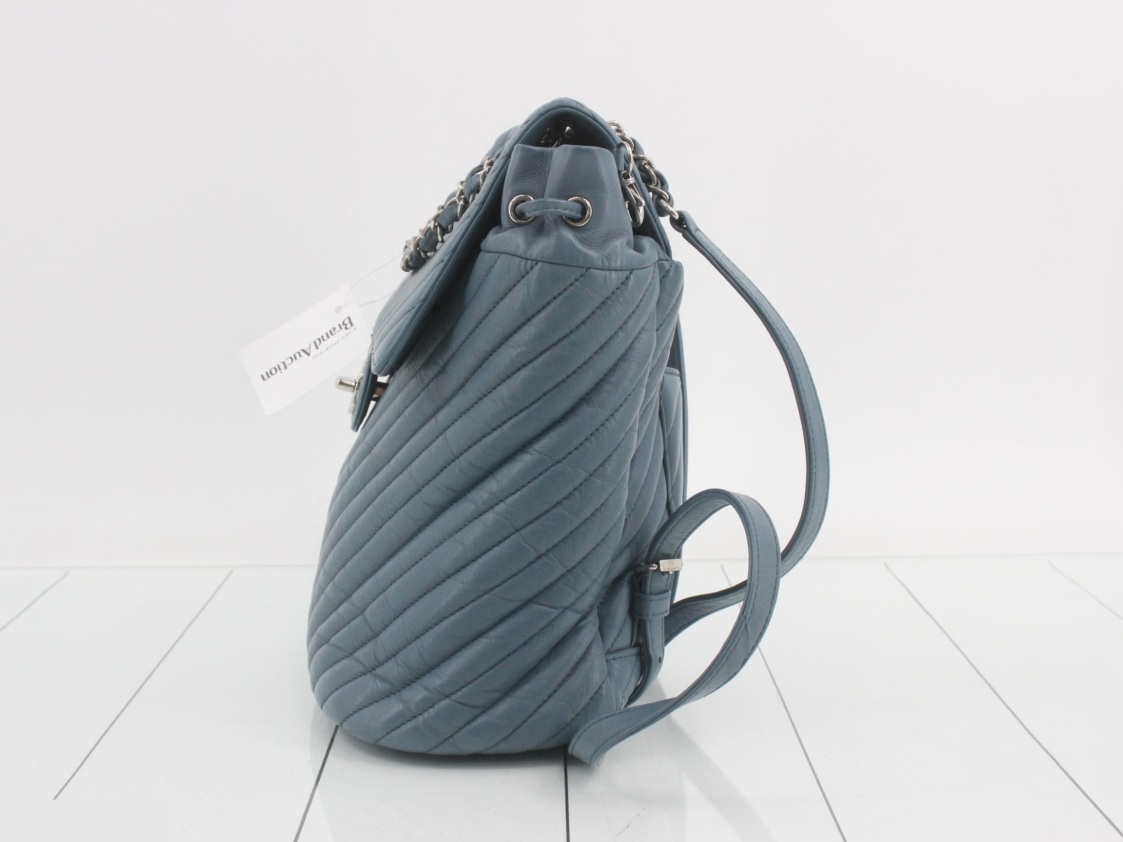 V-stitch leather Coco Mark chain backpack — view 3