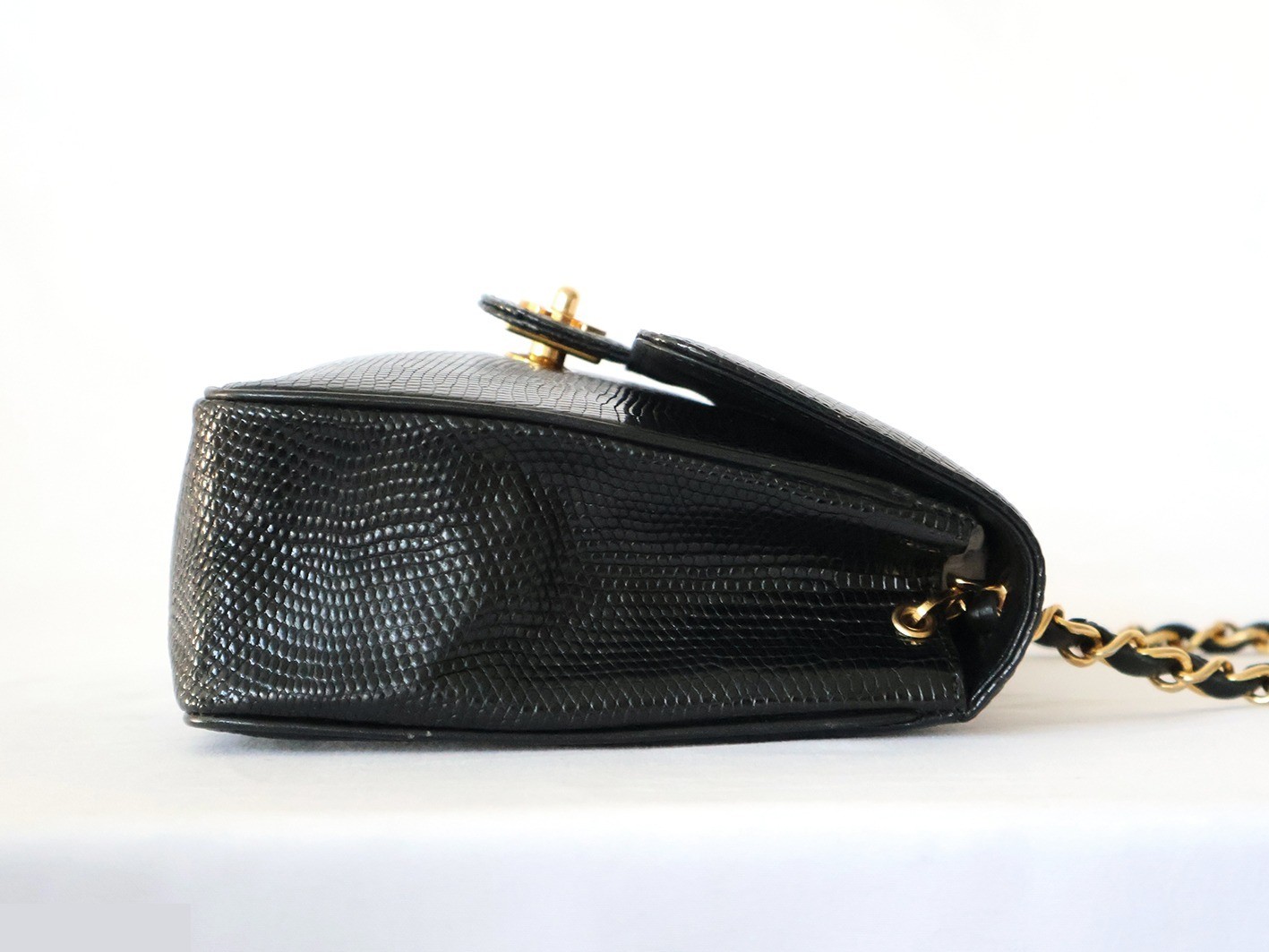 Lizard 20 Chain Shoulder Bag, Black — view 7