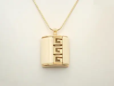 Other line: Precious metals, necklaces, pendants, neck circumference approximately 73 cm.