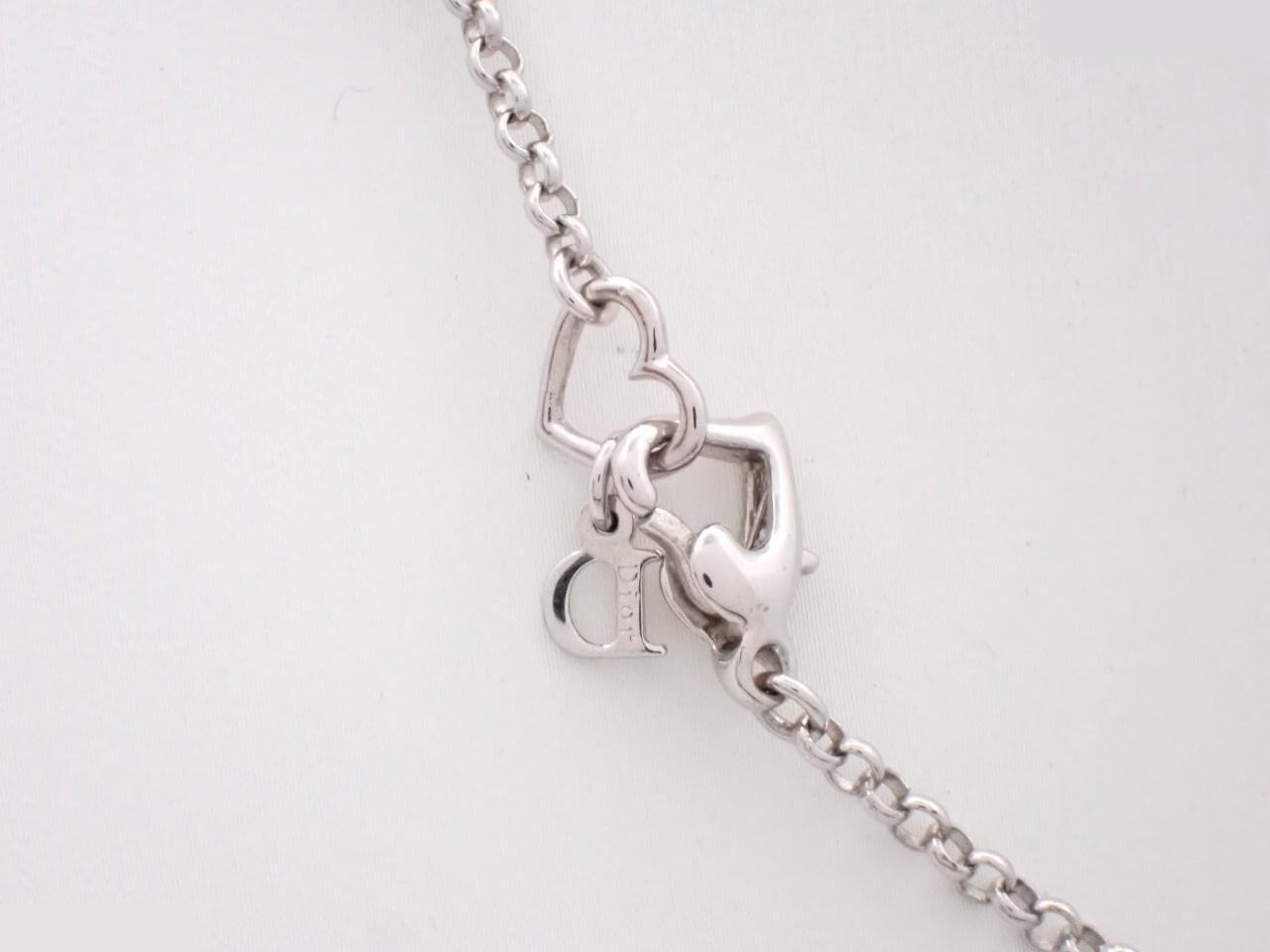 Other lines: Precious metal necklace, heart design, silver, chain approximately 42cm. — view 2