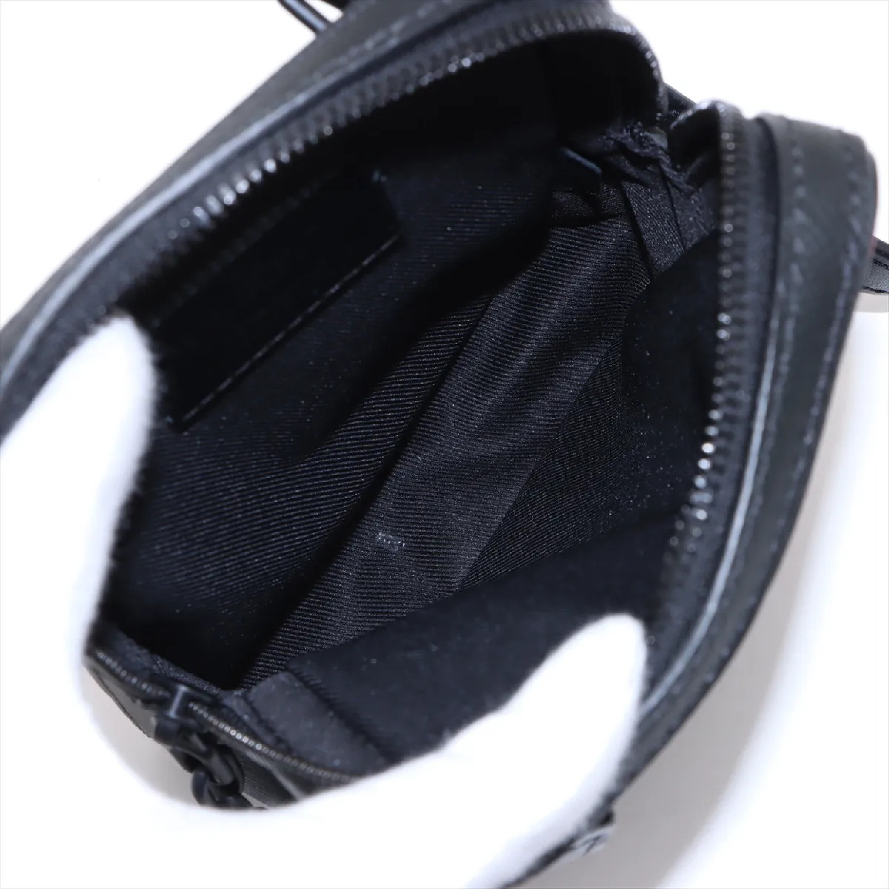 Taiga Rainbow Danube Messenger M30332 (RFID detected) Shoulder Bag — view 7