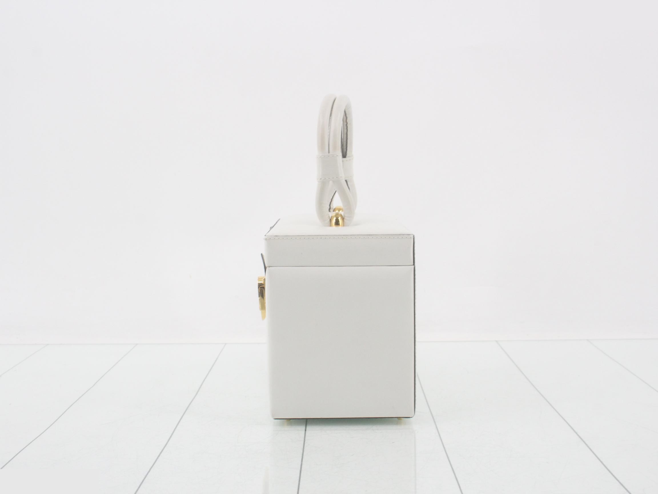 handbag — view 3