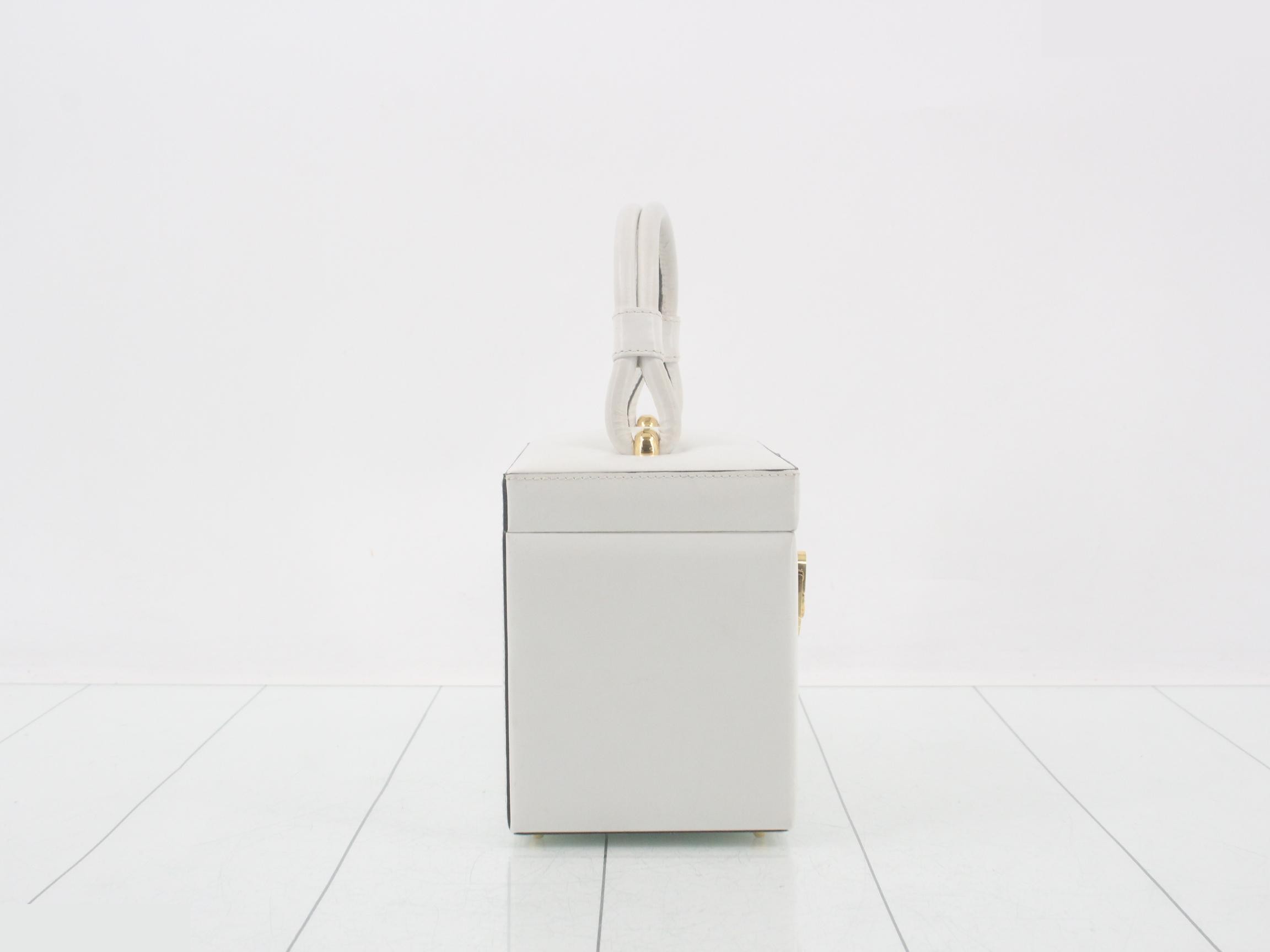 handbag — view 4
