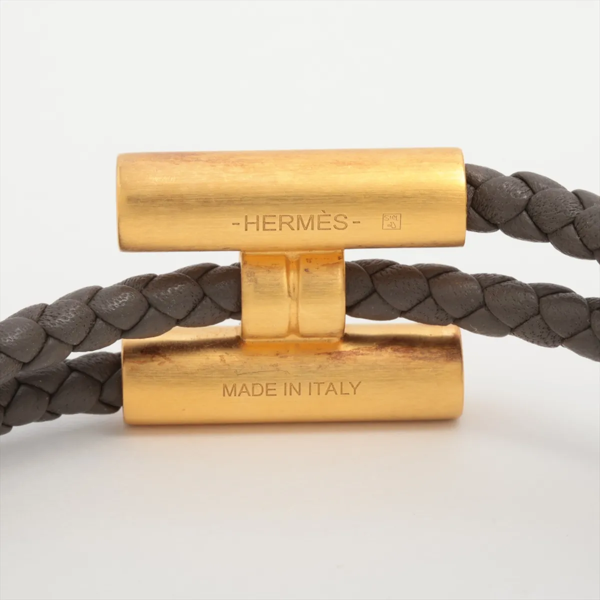 Tourni Tresse LO0223 bracelet, GP x leather, gray x gold. Shows — view 4