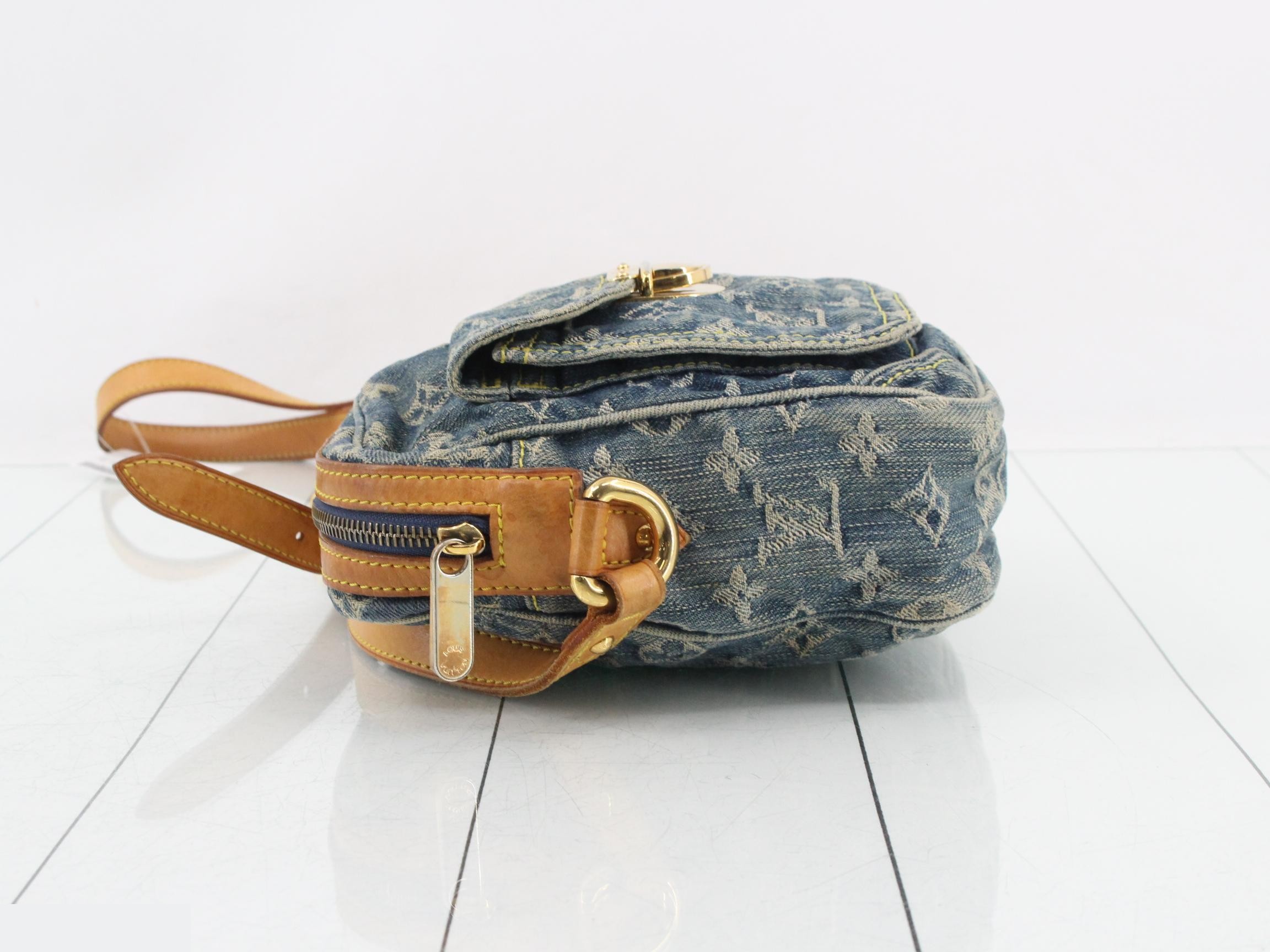 Shoulder bag — view 4
