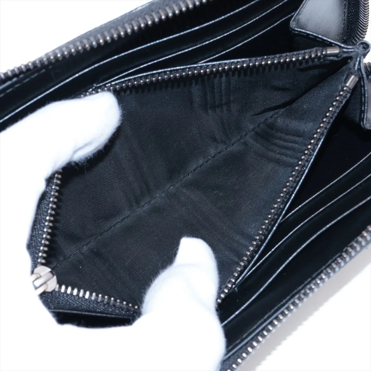Serpenti Scaliermann Leather Round Zip Wallet Black — view 8