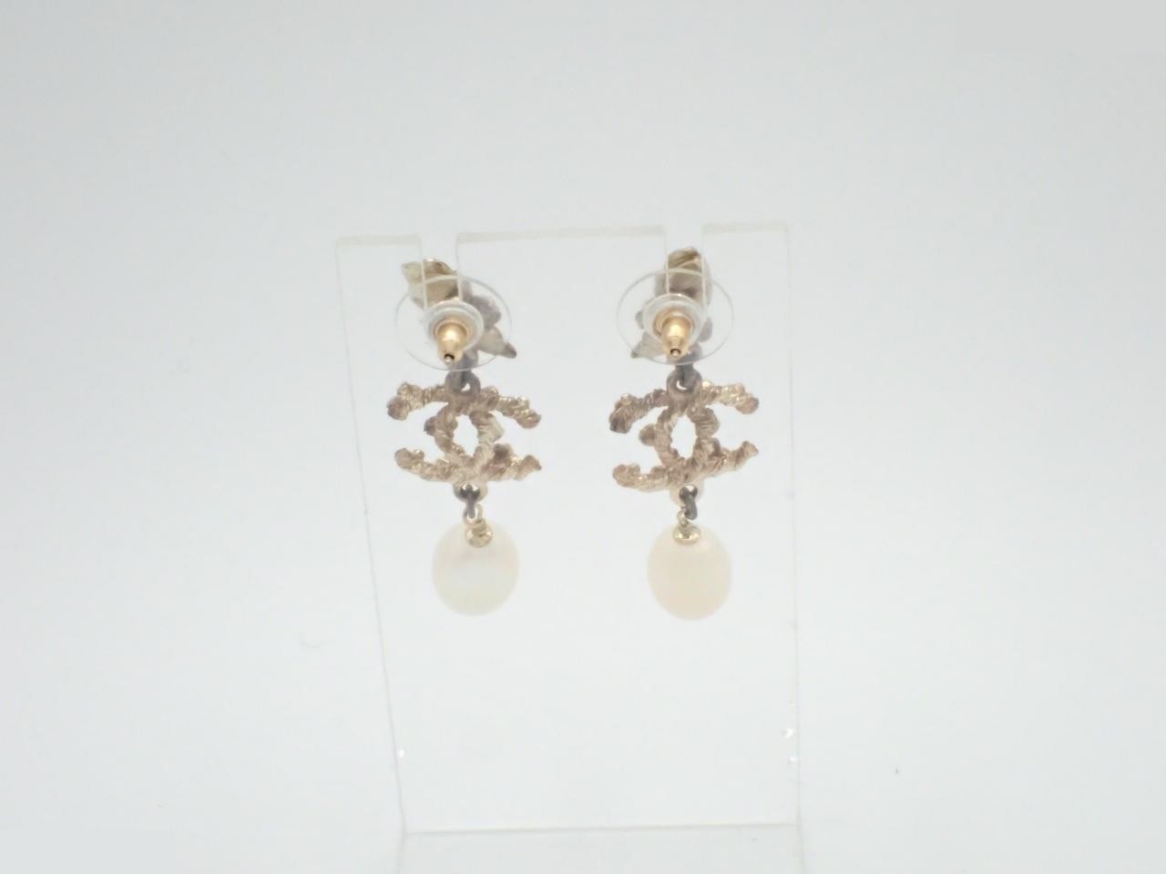 Earrings, Coco Mark, Flower, Pearl, Gold — view 2
