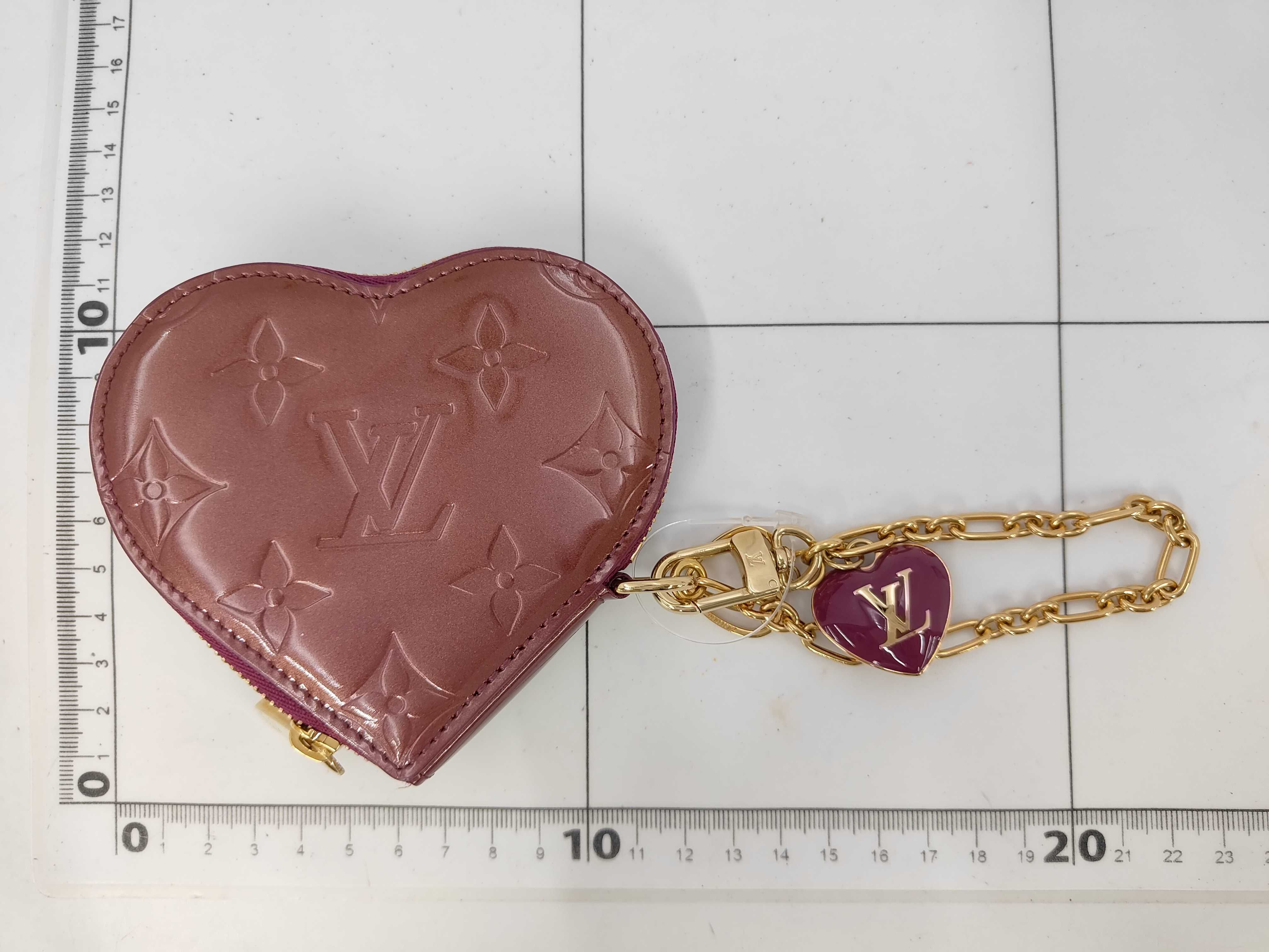 Vernis Portemonnaie Coeur Violette Coin Case (No Serial Number) — view 8
