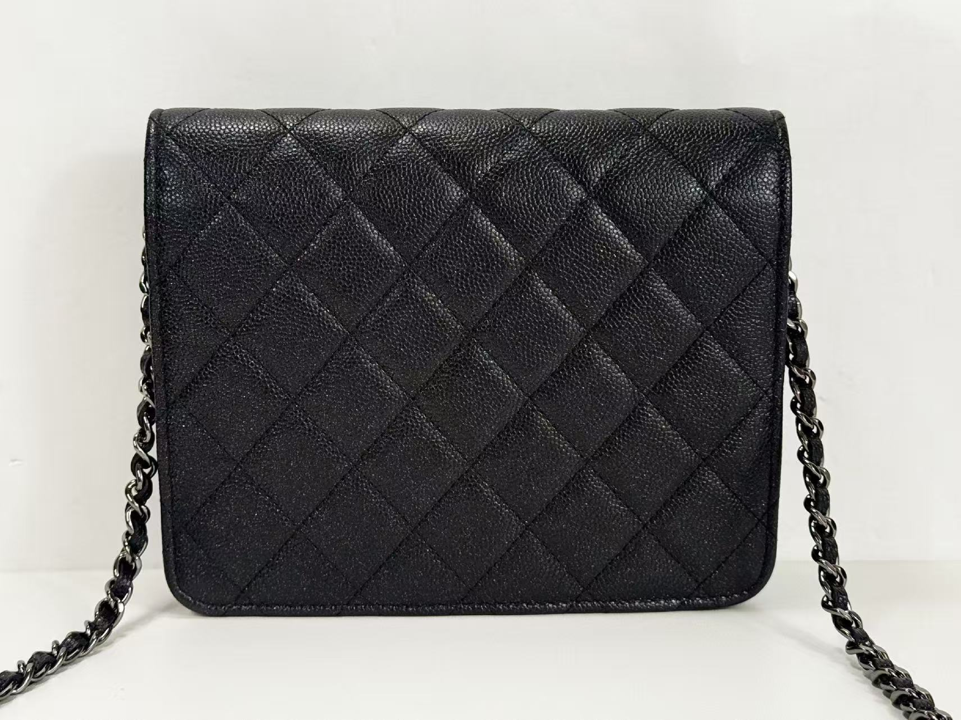 Black Caviar Skin Matelassé WOC W17/H14/D4cm approx. 24 series [Box, dust bag, authenticity card, seal included] Black silver hardware Shoulder bag 24945779 — view 3