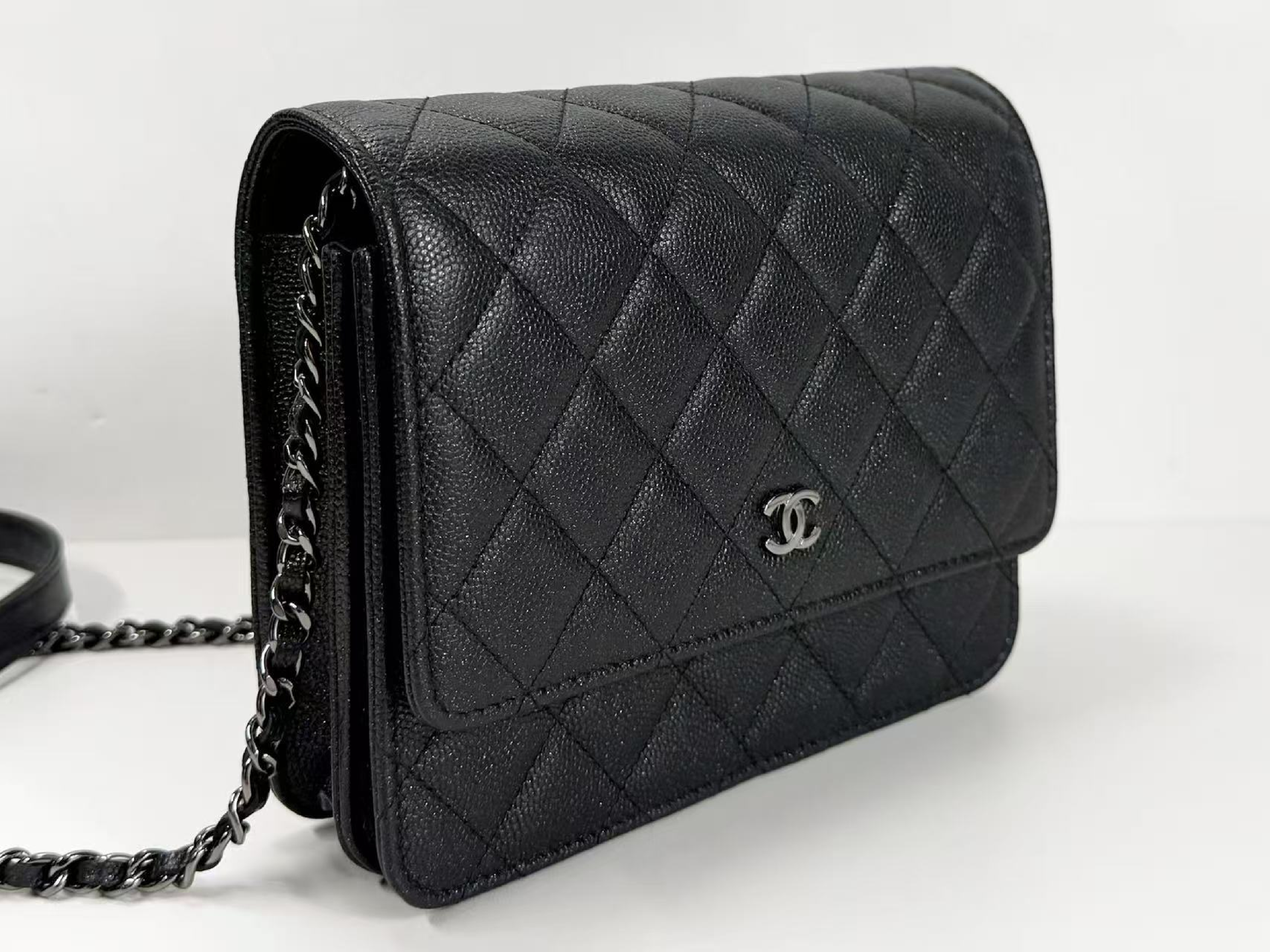 Black Caviar Skin Matelassé WOC W17/H14/D4cm approx. 24 series [Box, dust bag, authenticity card, seal included] Black silver hardware Shoulder bag 24945779 — view 6