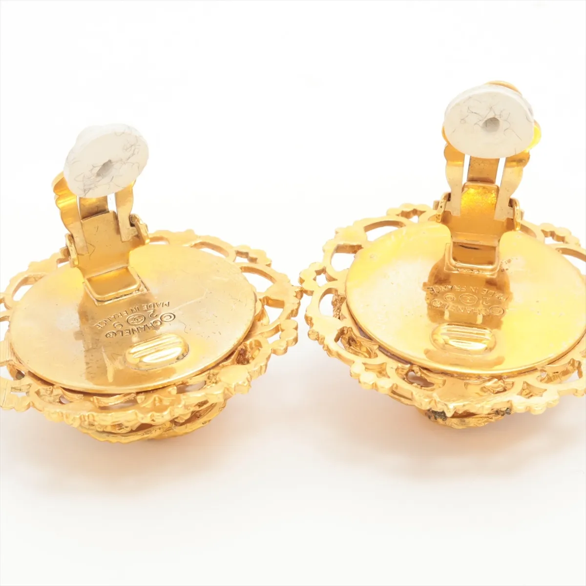 Coco Mark 29 Earrings (for both ears) GP x Faux Pearl Gold. Shows signs of wear: — view 4