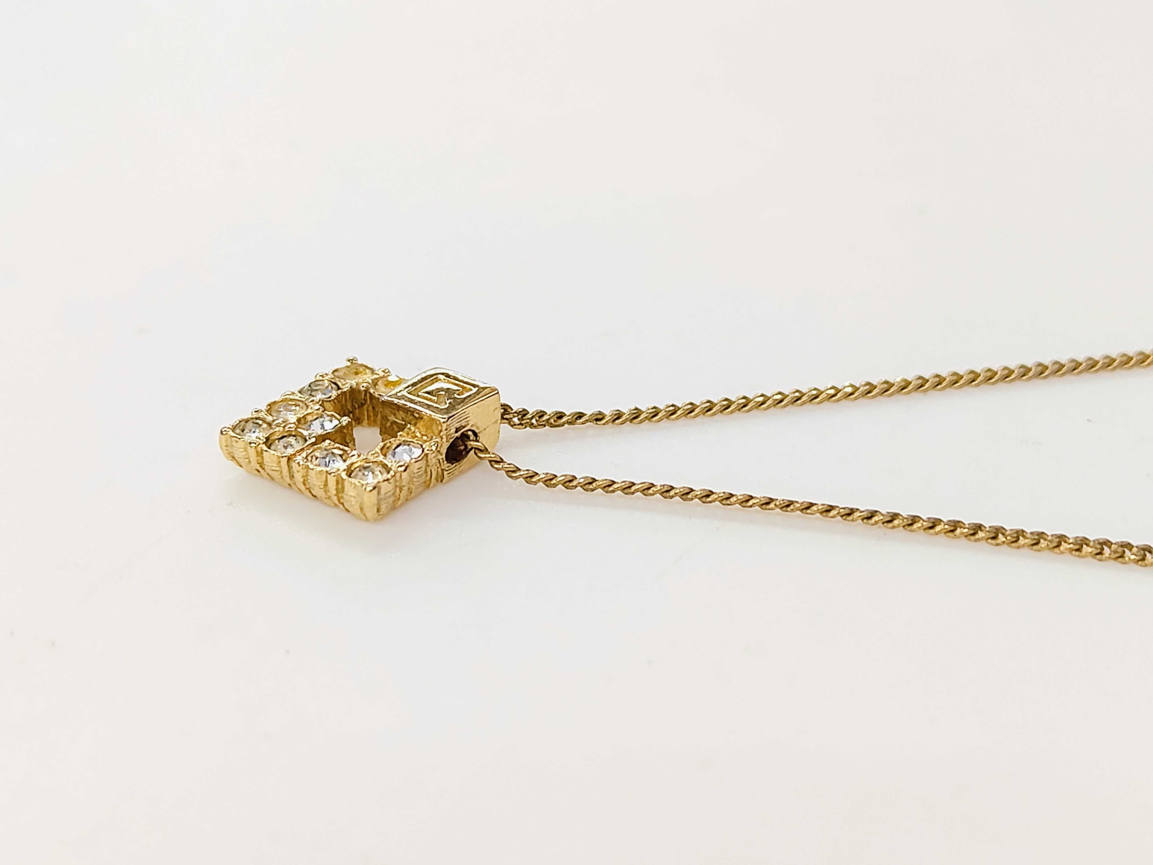 necklace — view 3
