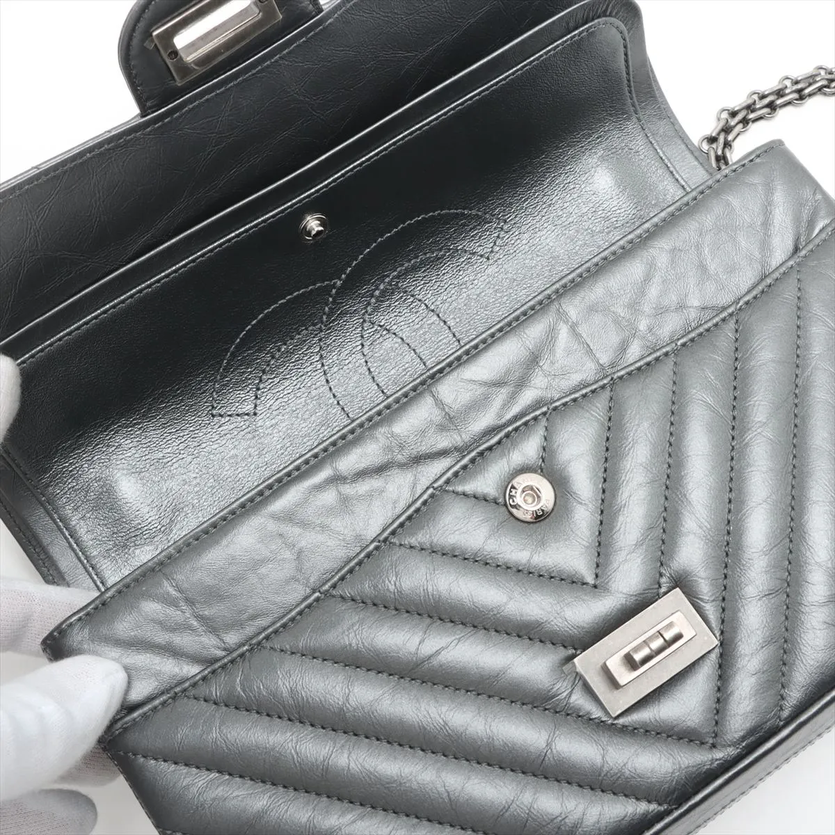 2.55 Vintage Calf Double Flap Double Chain Bag Chevron Silver Gunmetal Hardware T0NAJNA3 Random Plate — view 12