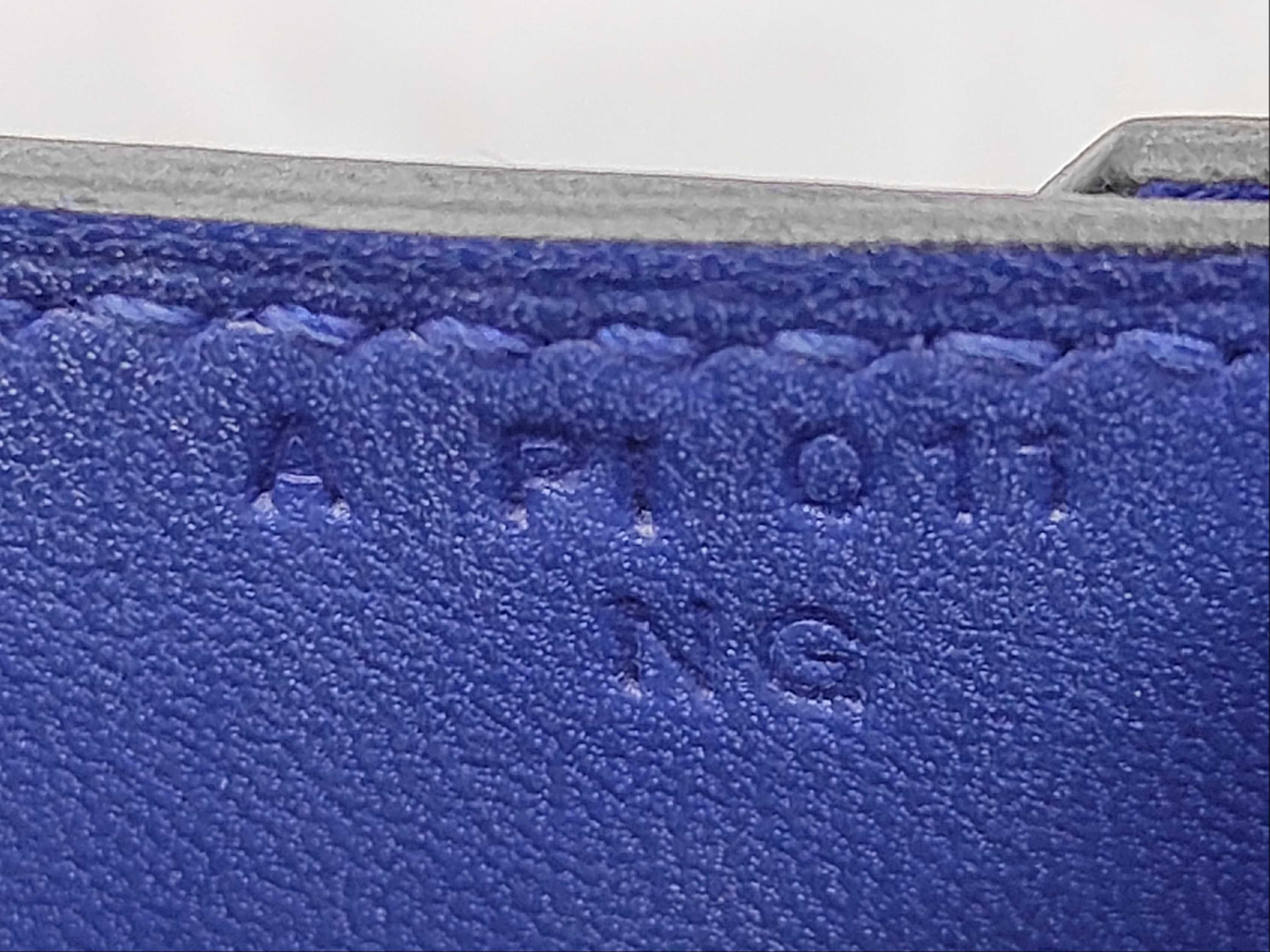 Veroux 23 Epsom Blue Saphir A Stamp SV Shoulder Bag — view 12
