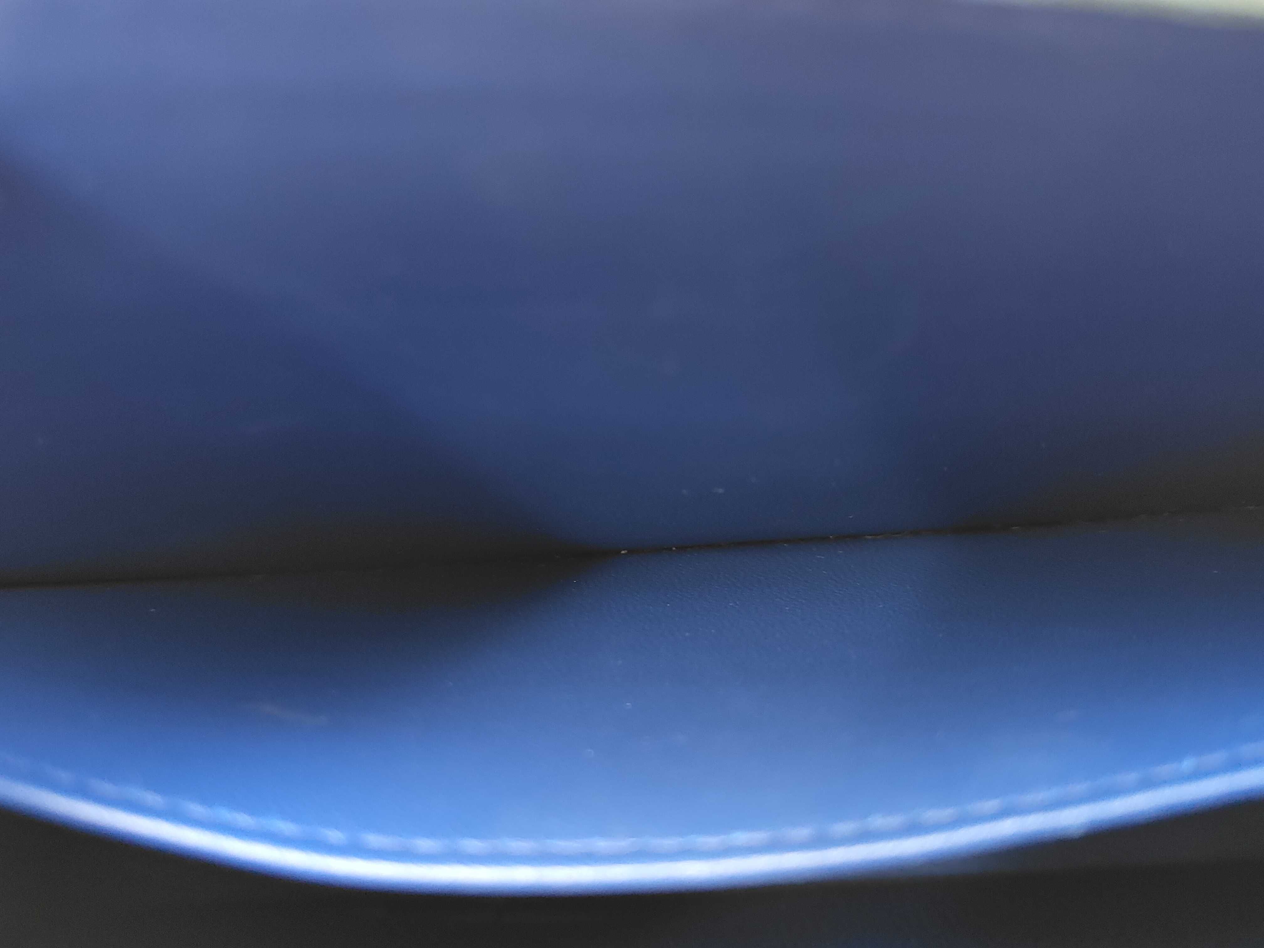 Veroux 23 Epsom Blue Saphir A Stamp SV Shoulder Bag — view 13