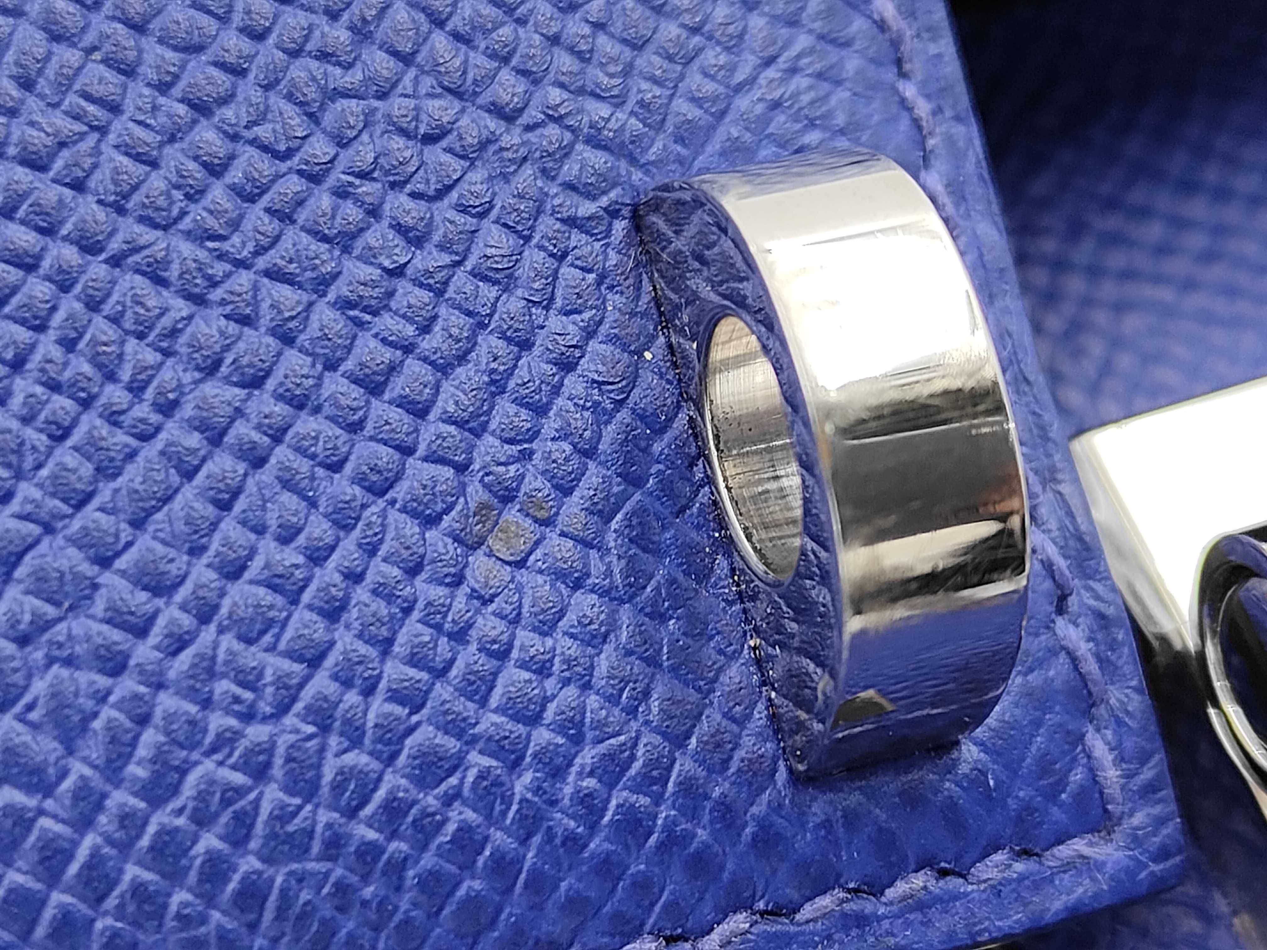 Veroux 23 Epsom Blue Saphir A Stamp SV Shoulder Bag — view 14