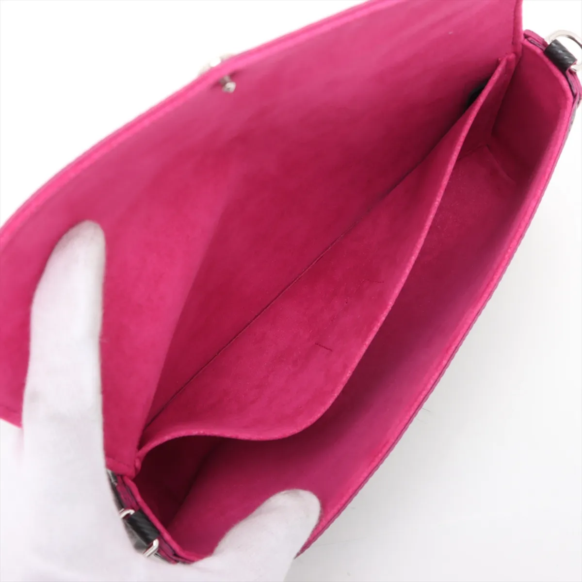 Epi Pochette Felicie M64579 TJ1158 Black x Pink (Strap not included) — view 6