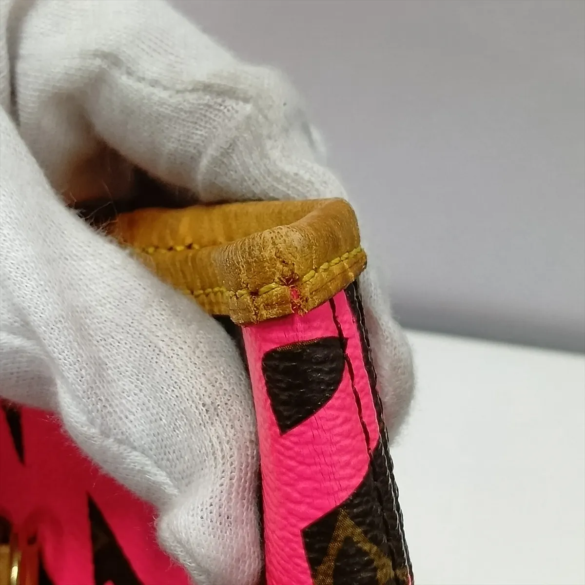 Monogram Graffiti Neverfull GM M93701 SP0029 Pink x Brown — view 10