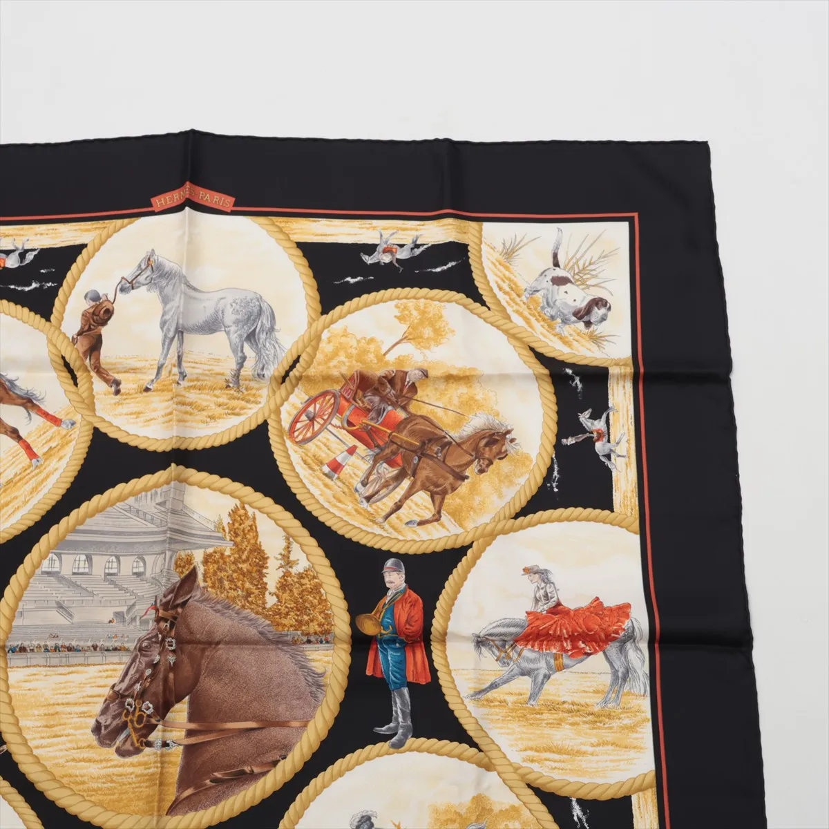 Carre 90 Auteuil en Mai Auteuil May Scarf Silk Black — view 3