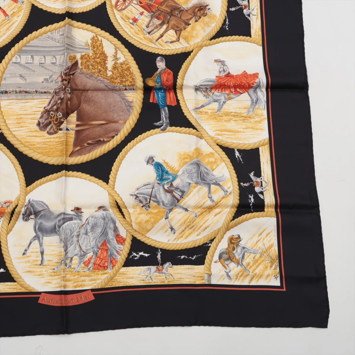 Carre 90 Auteuil en Mai Auteuil May Scarf Silk Black — view 4