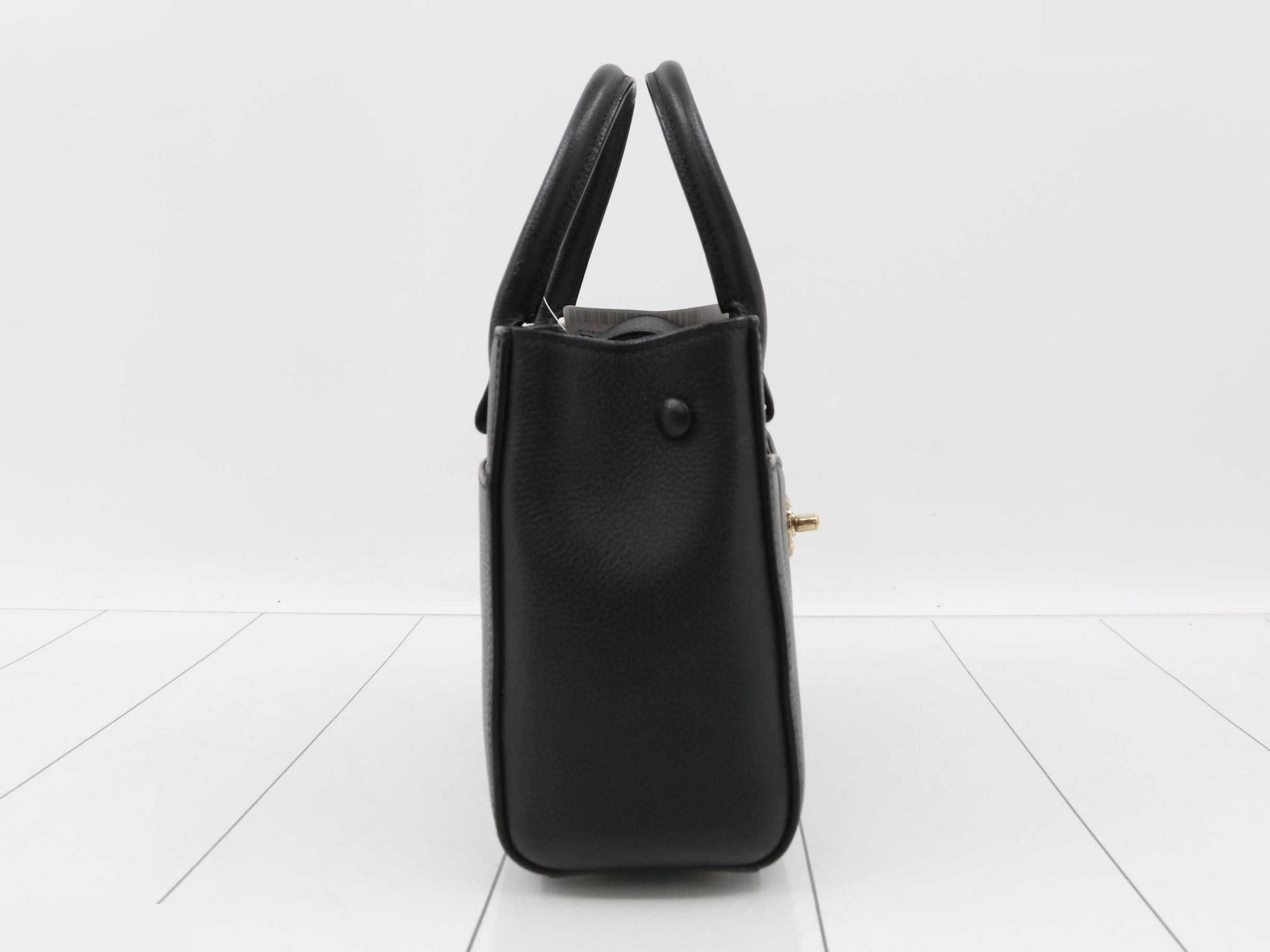 Messenger bag, caviar leather, 2-way, top handle shoulder bag — view 4