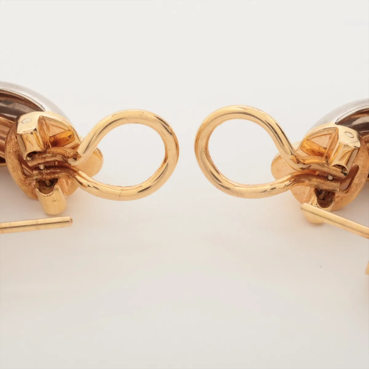 Trinity Earrings 750 (YG x PG x WG) 9.3g J69951 One post is loose. Metal has — view 4