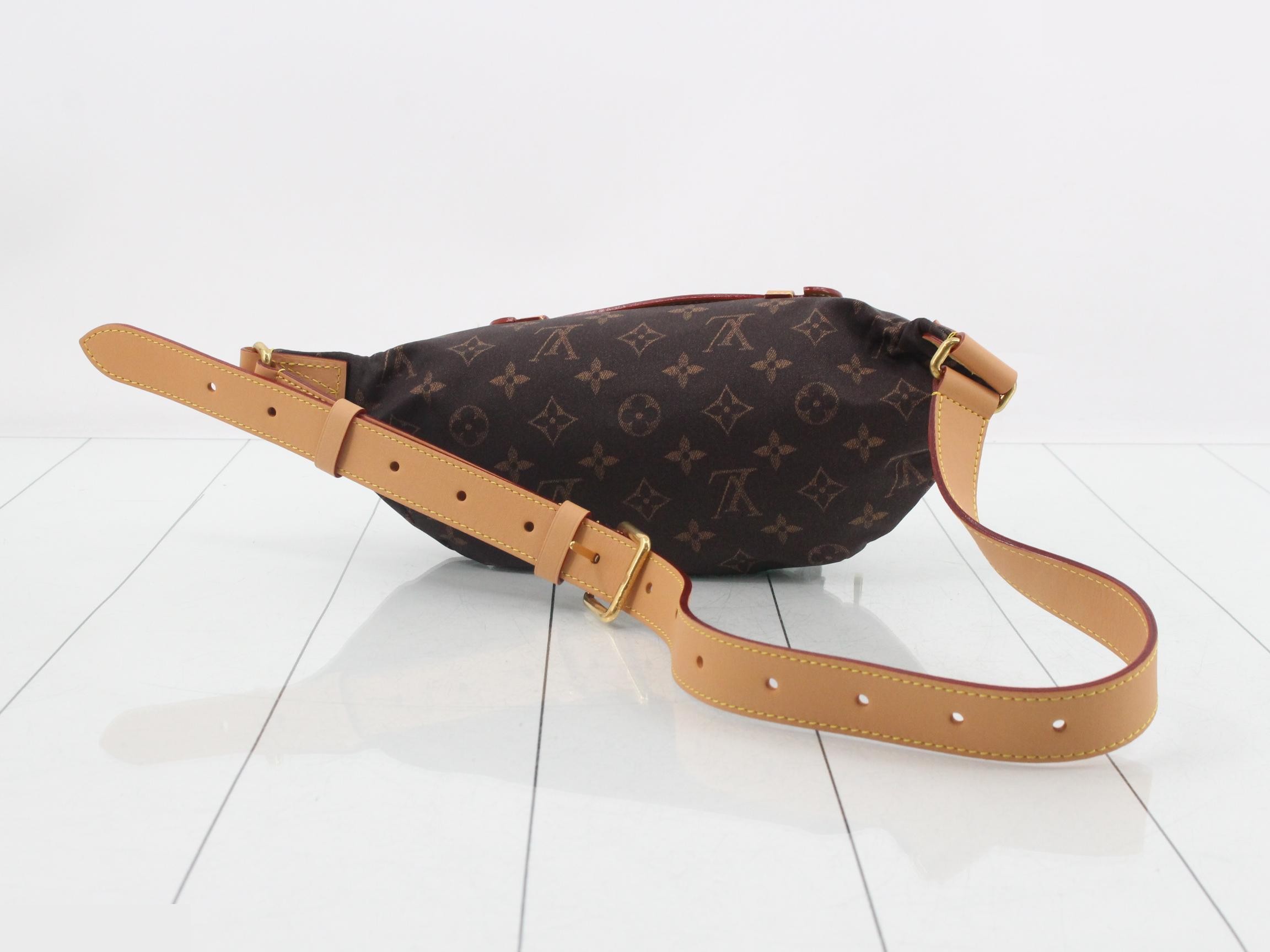 M2A452 Rush Bum Bag - Unused — view 2