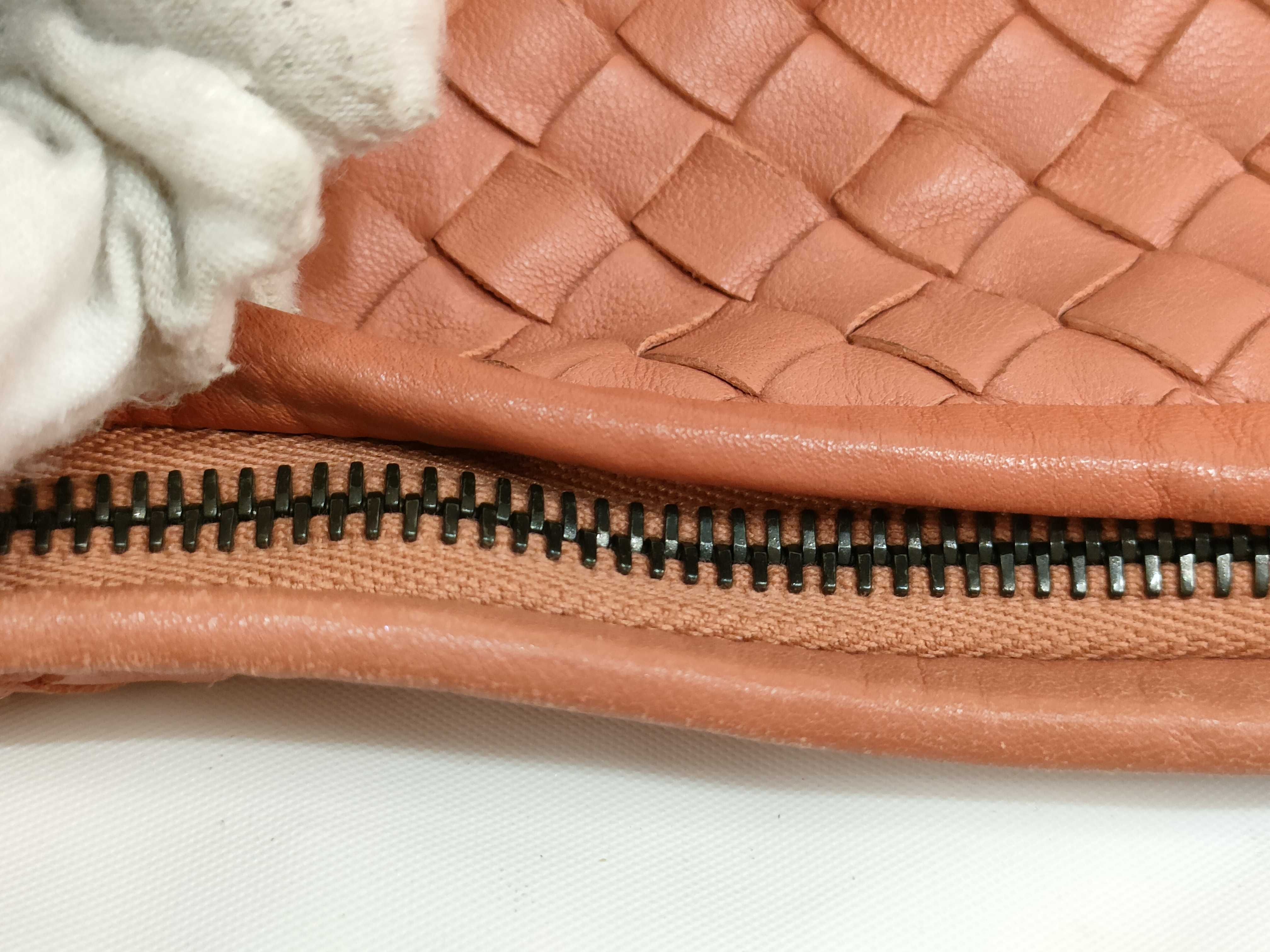Intrecciato Hobo One-Shoulder Handbag — view 10