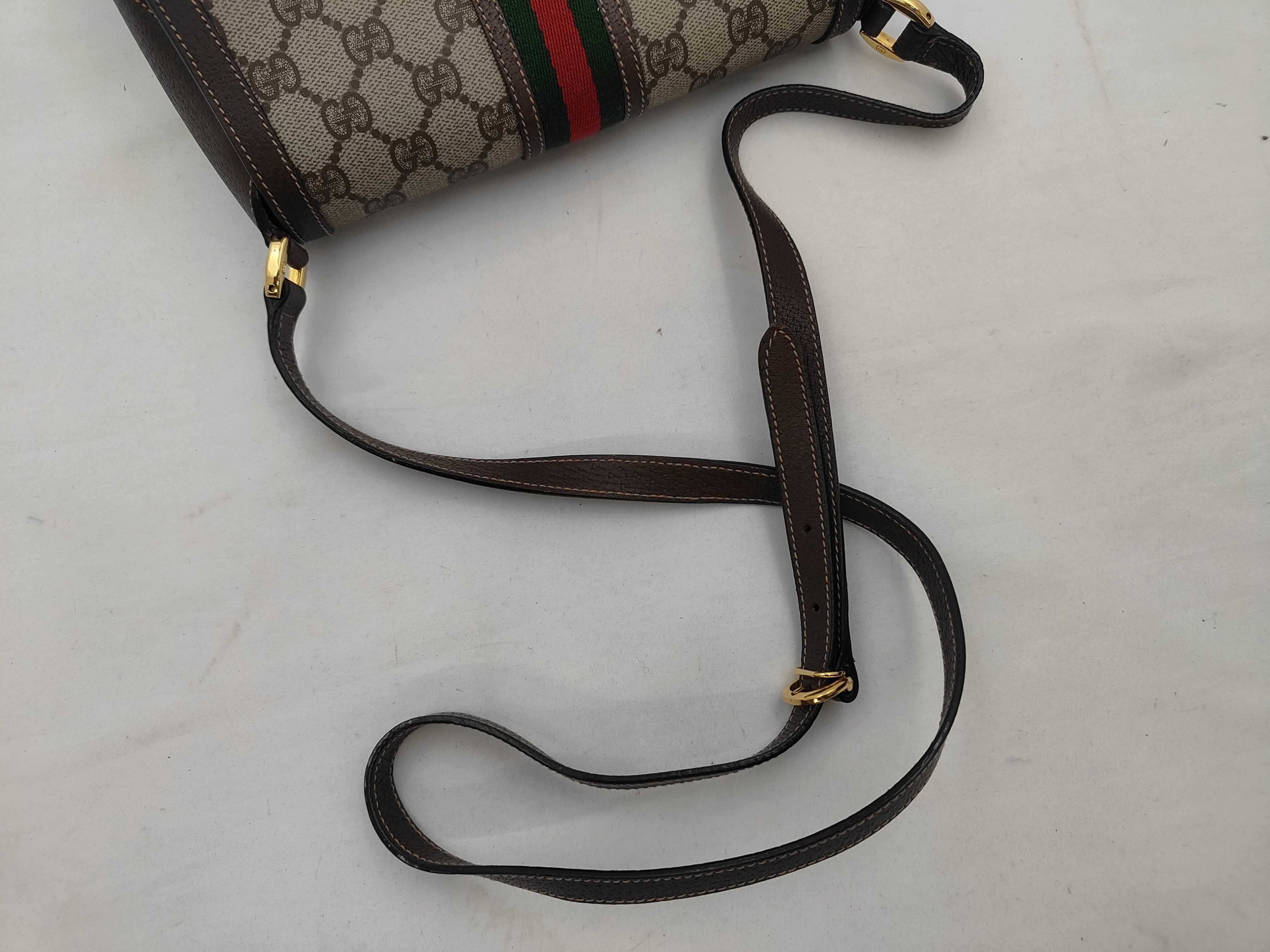 GG Supreme Old Shoulder Bag — view 3