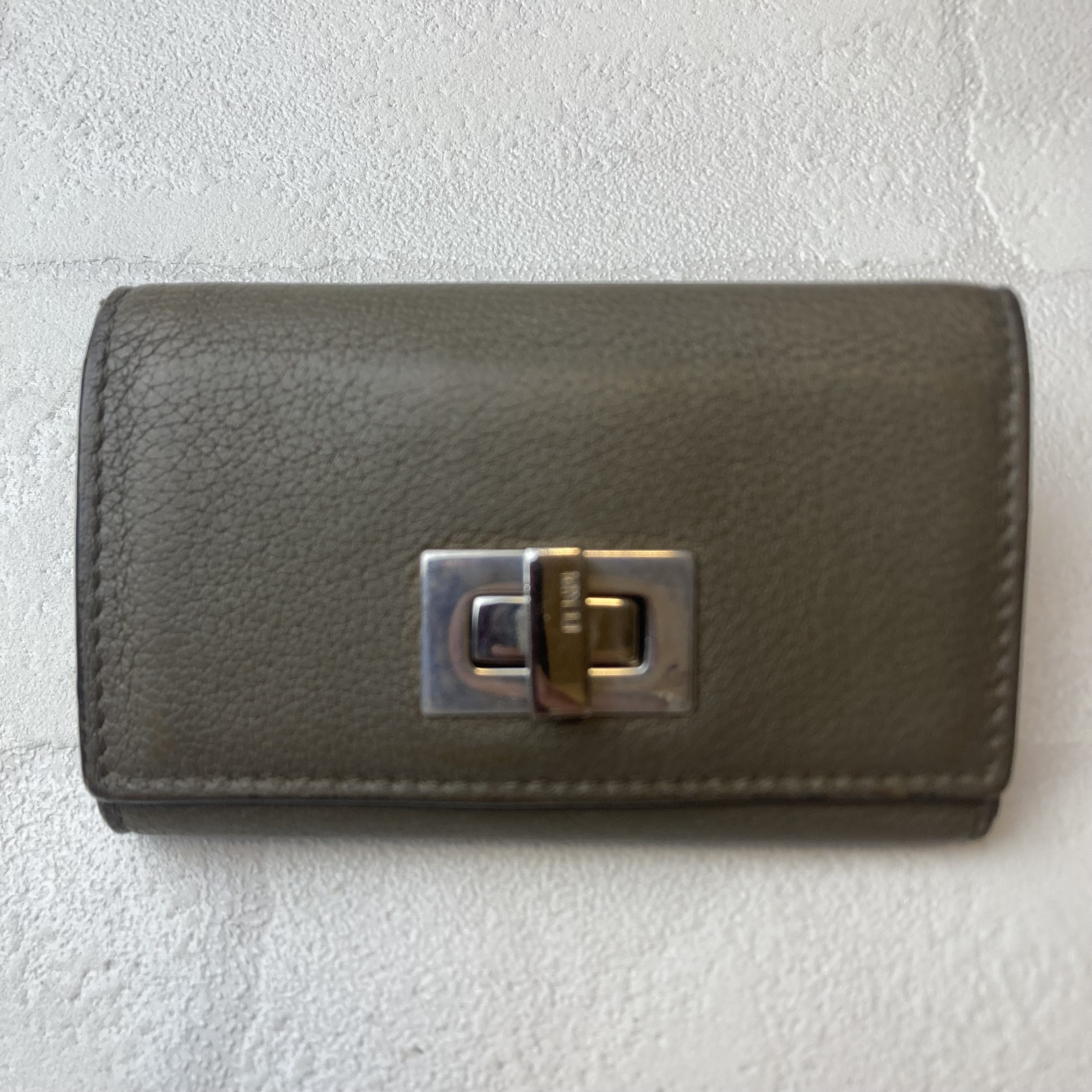 PEEKABOO Leather 6-Key Case — view 2