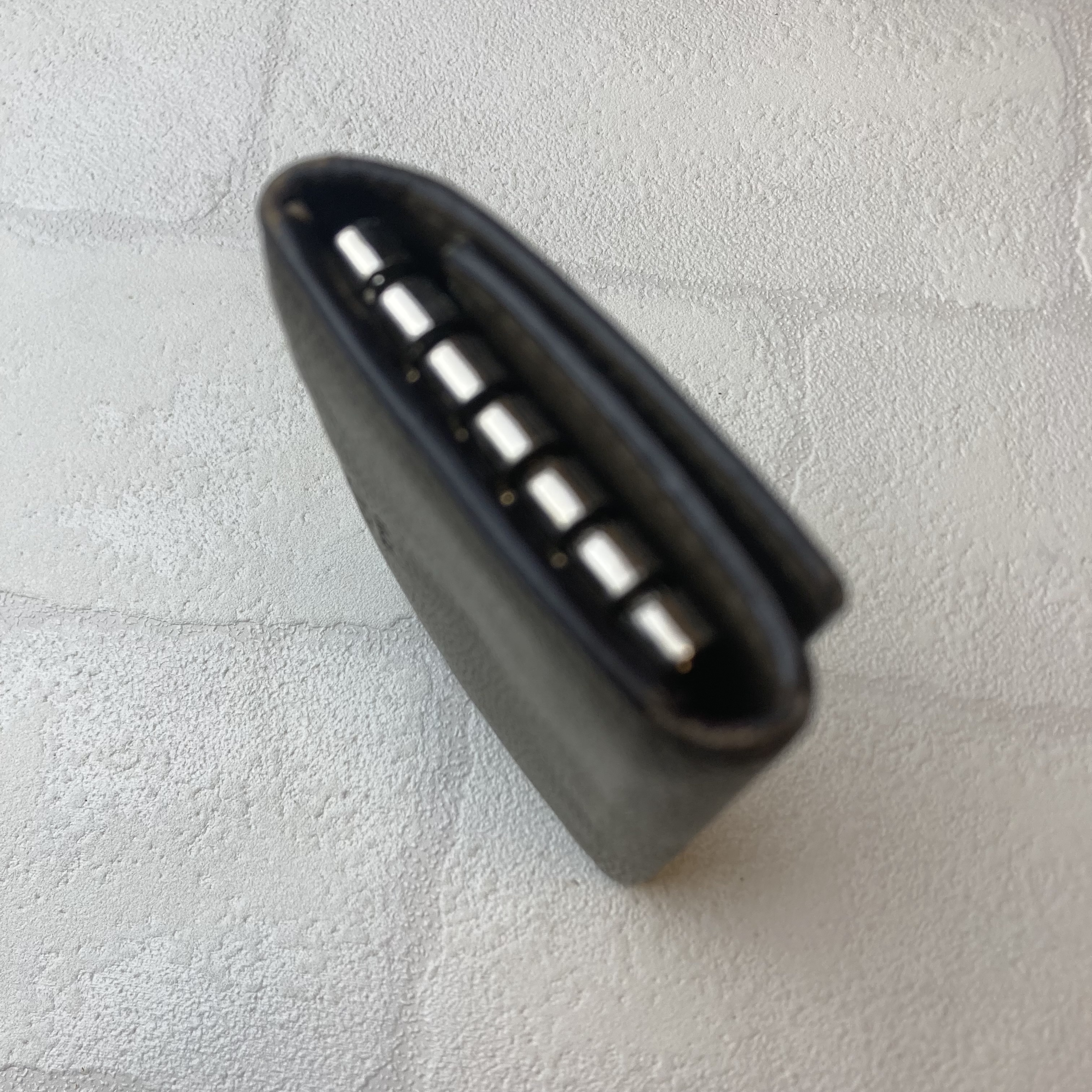 PEEKABOO Leather 6-Key Case — view 14