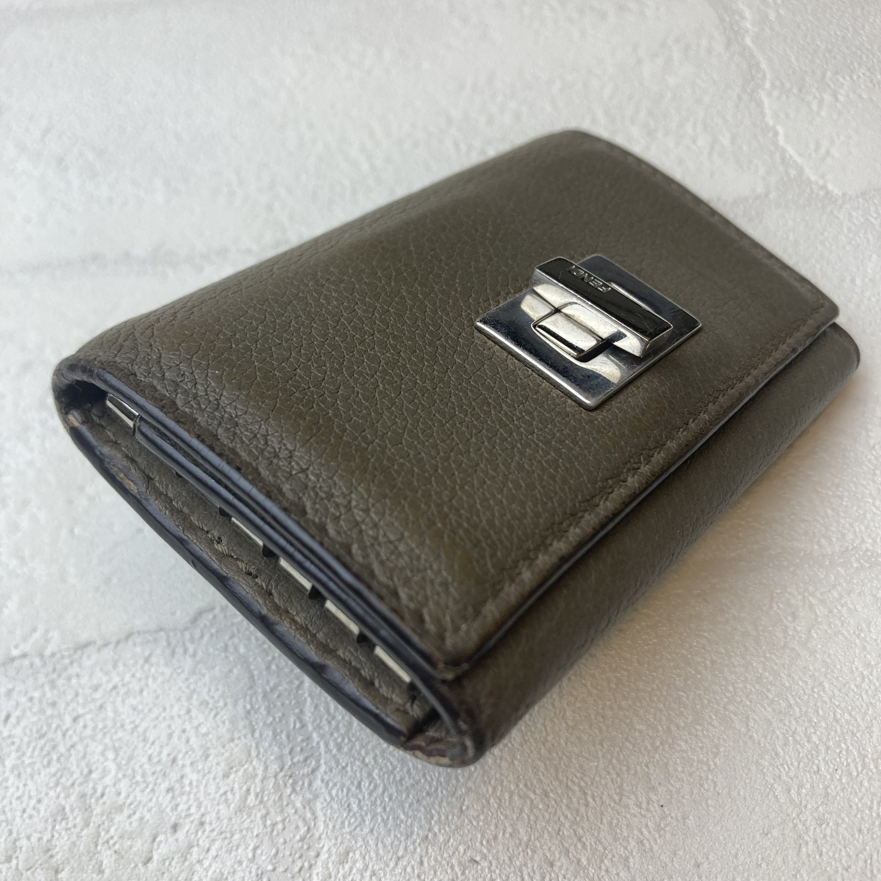 PEEKABOO Leather 6-Key Case — view 6