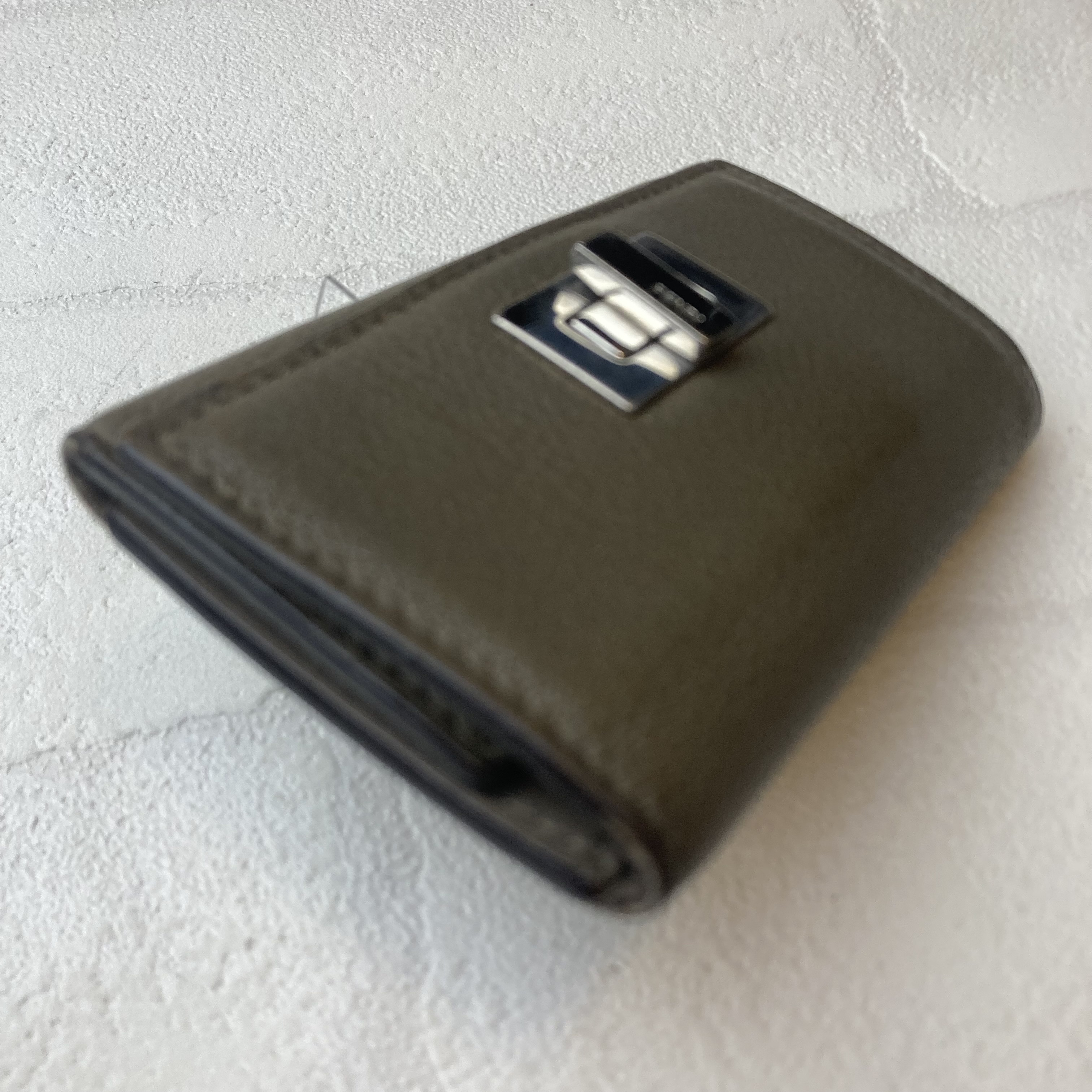 PEEKABOO Leather 6-Key Case — view 7