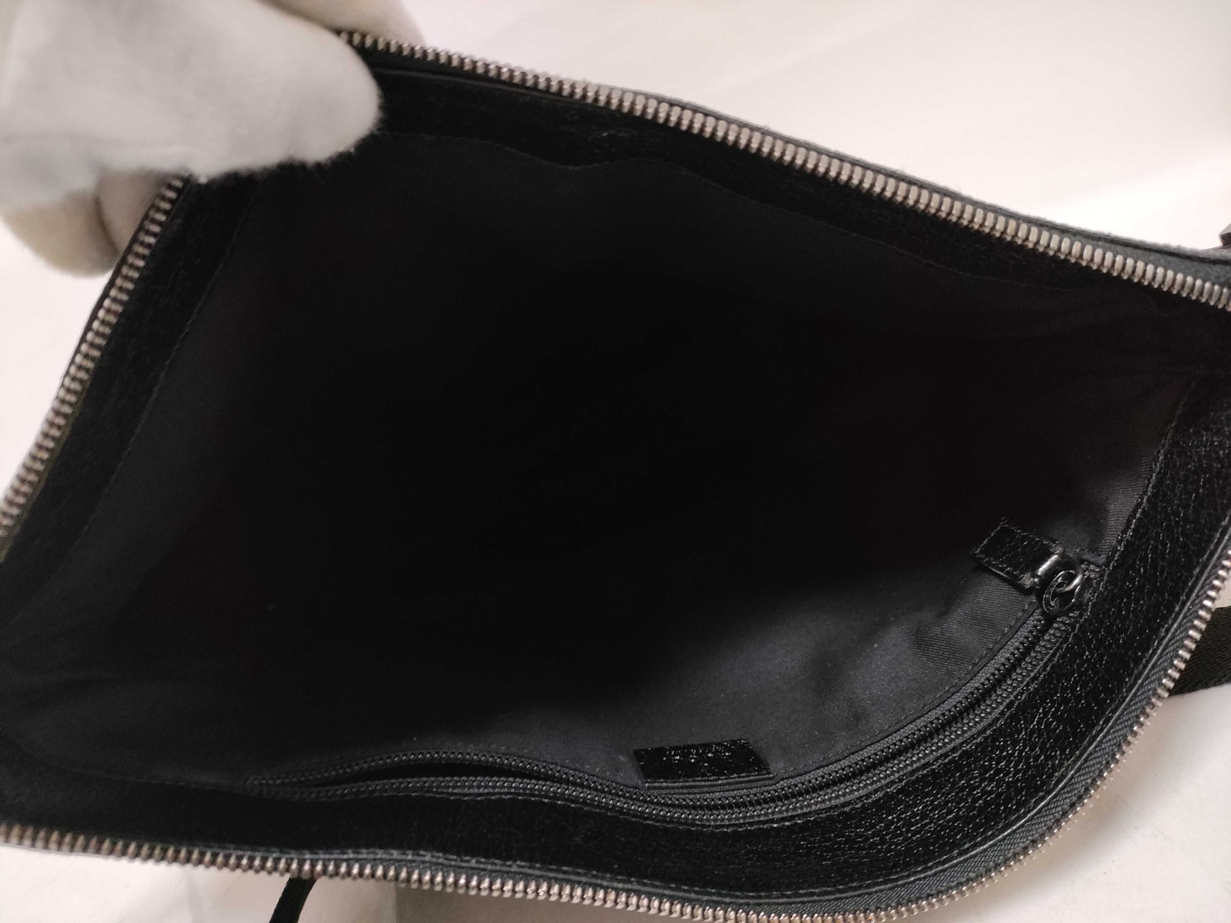 GG Canvas Shoulder Bag (Black, 110054) — view 10