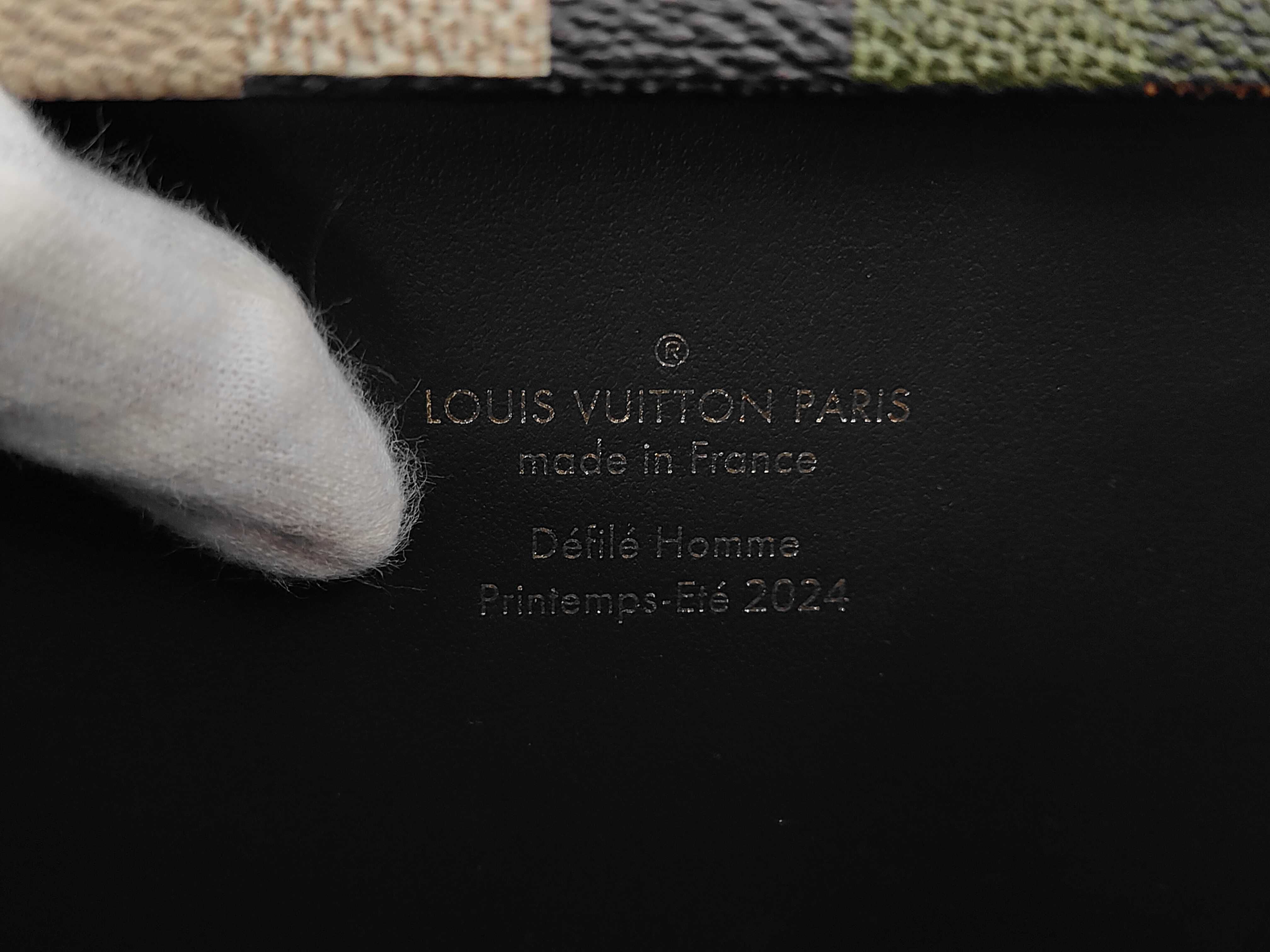 LV Neo Wallet Trunk Damouflage Shoulder Bag — view 8