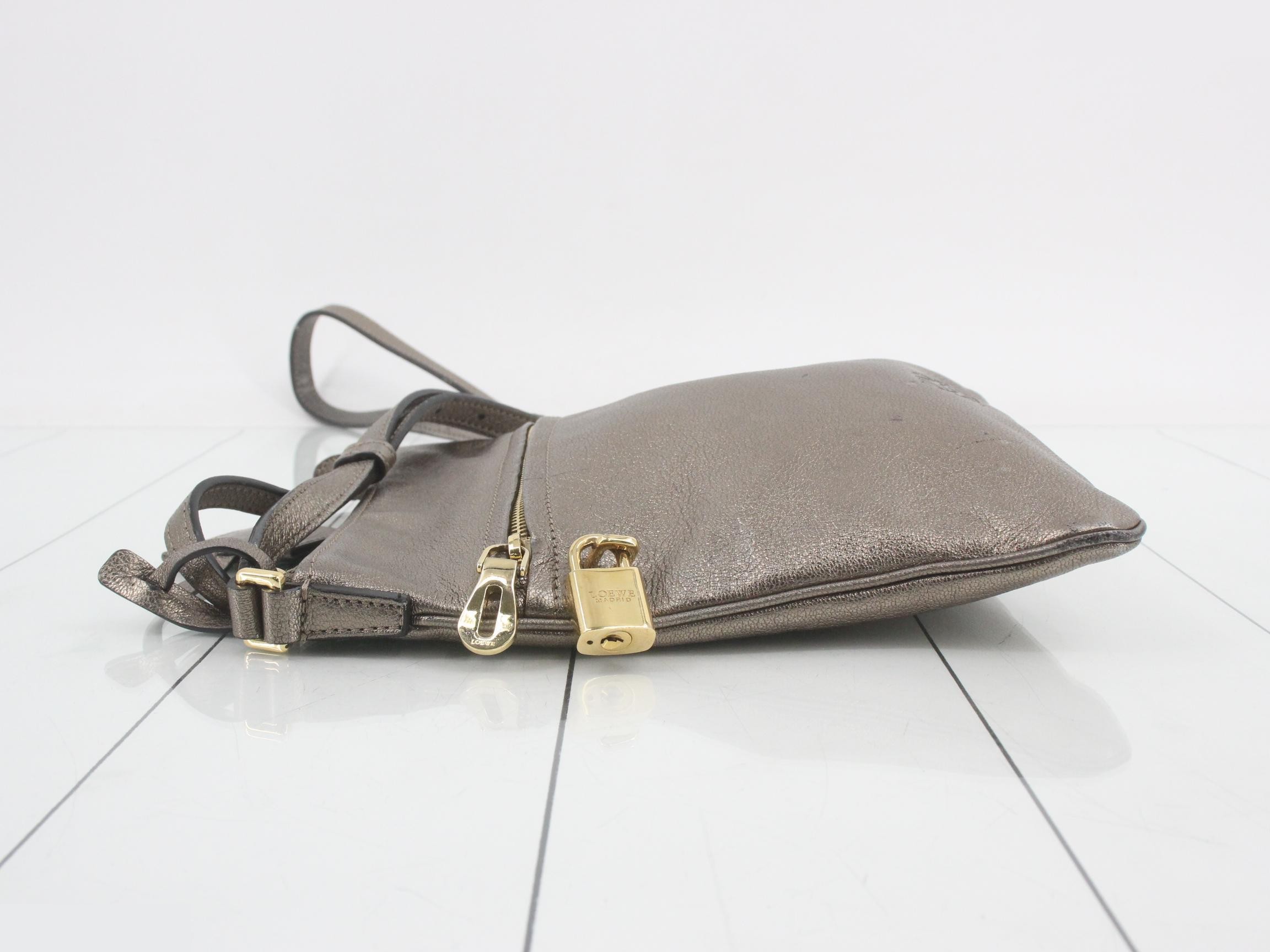 Shoulder bag — view 4