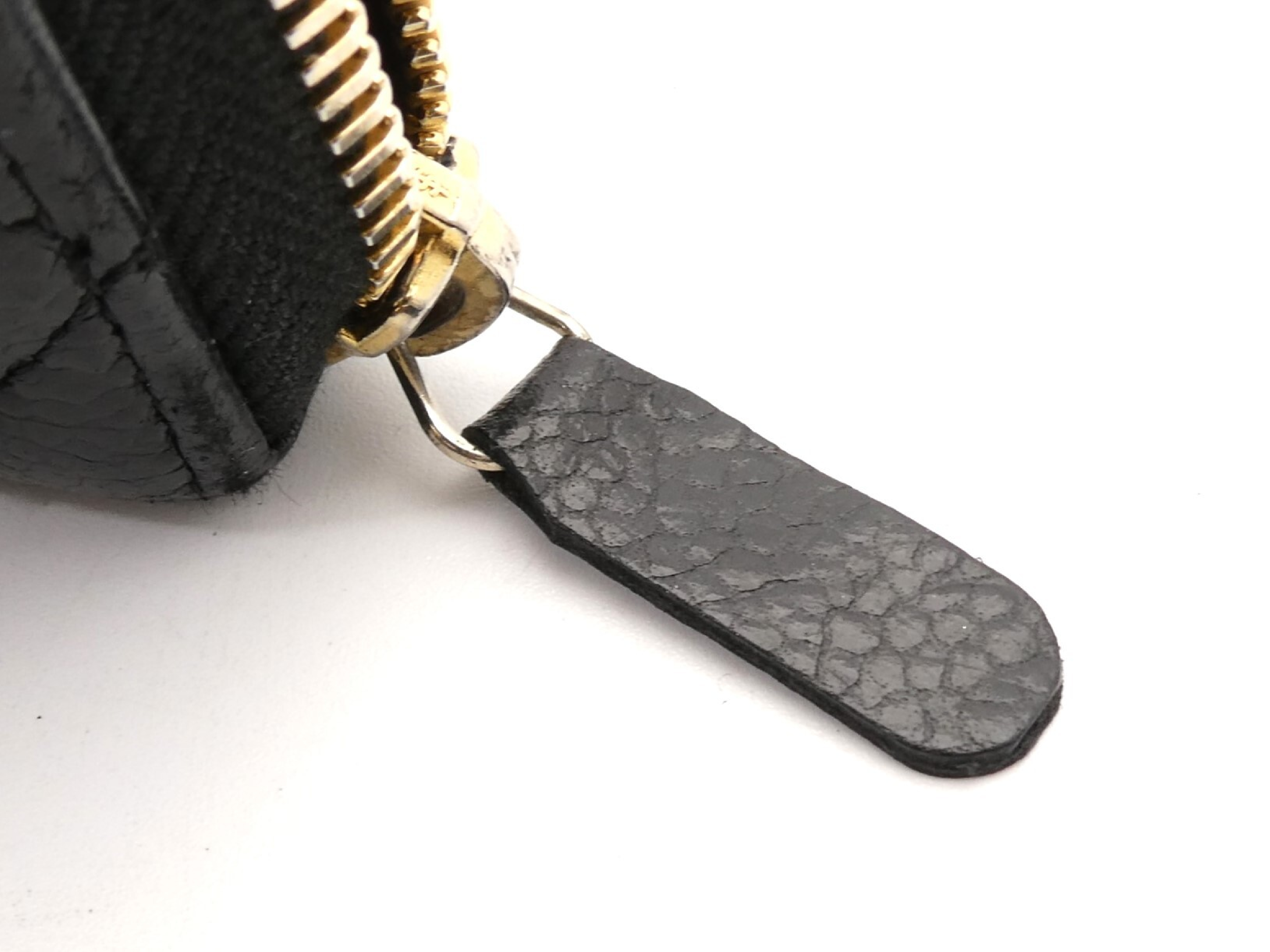 Matelassé Coco Mark Caviar Skin Round Zip Wallet — view 11