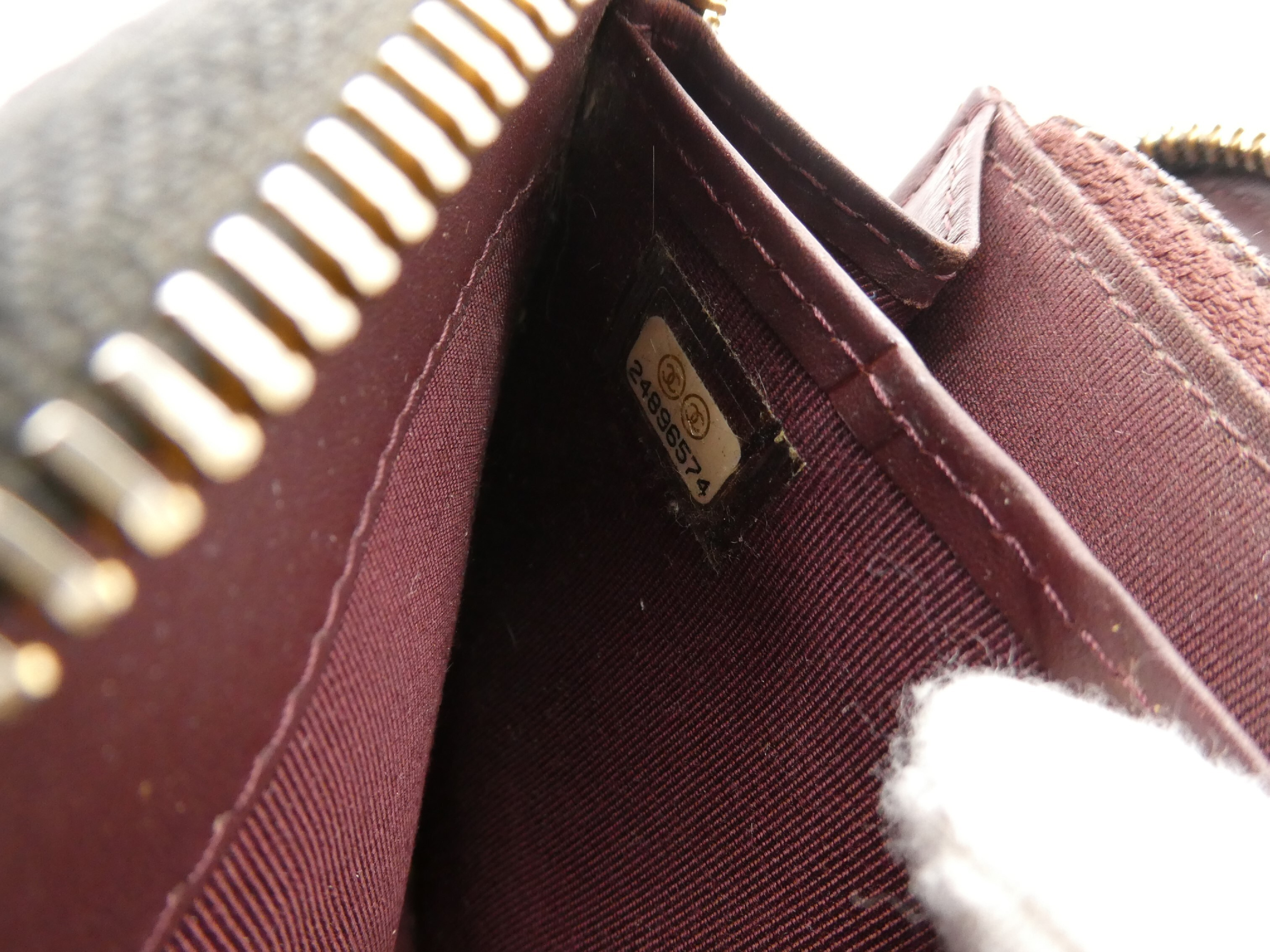 Matelassé Coco Mark Caviar Skin Round Zip Wallet — view 10
