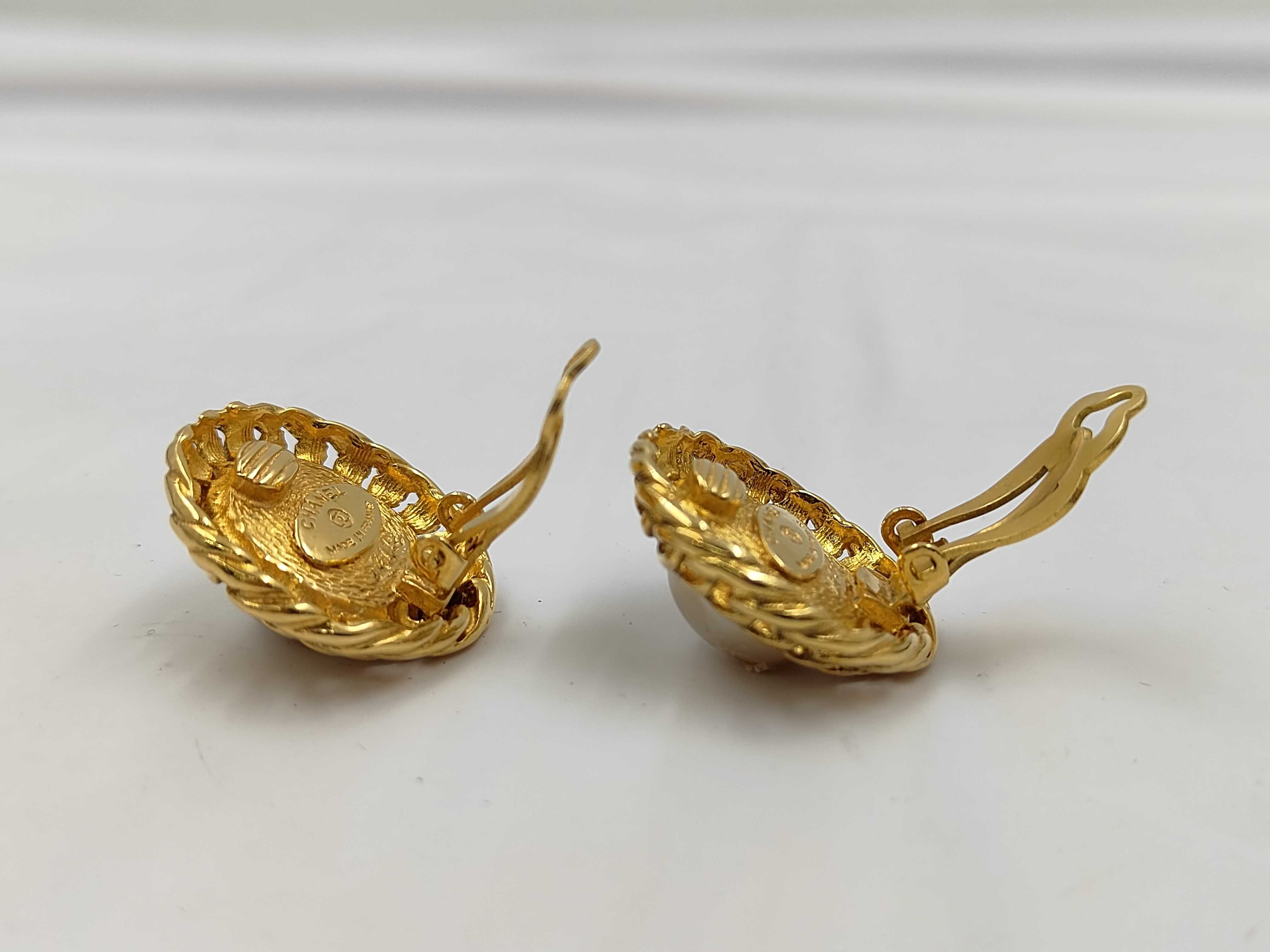 earrings — view 4