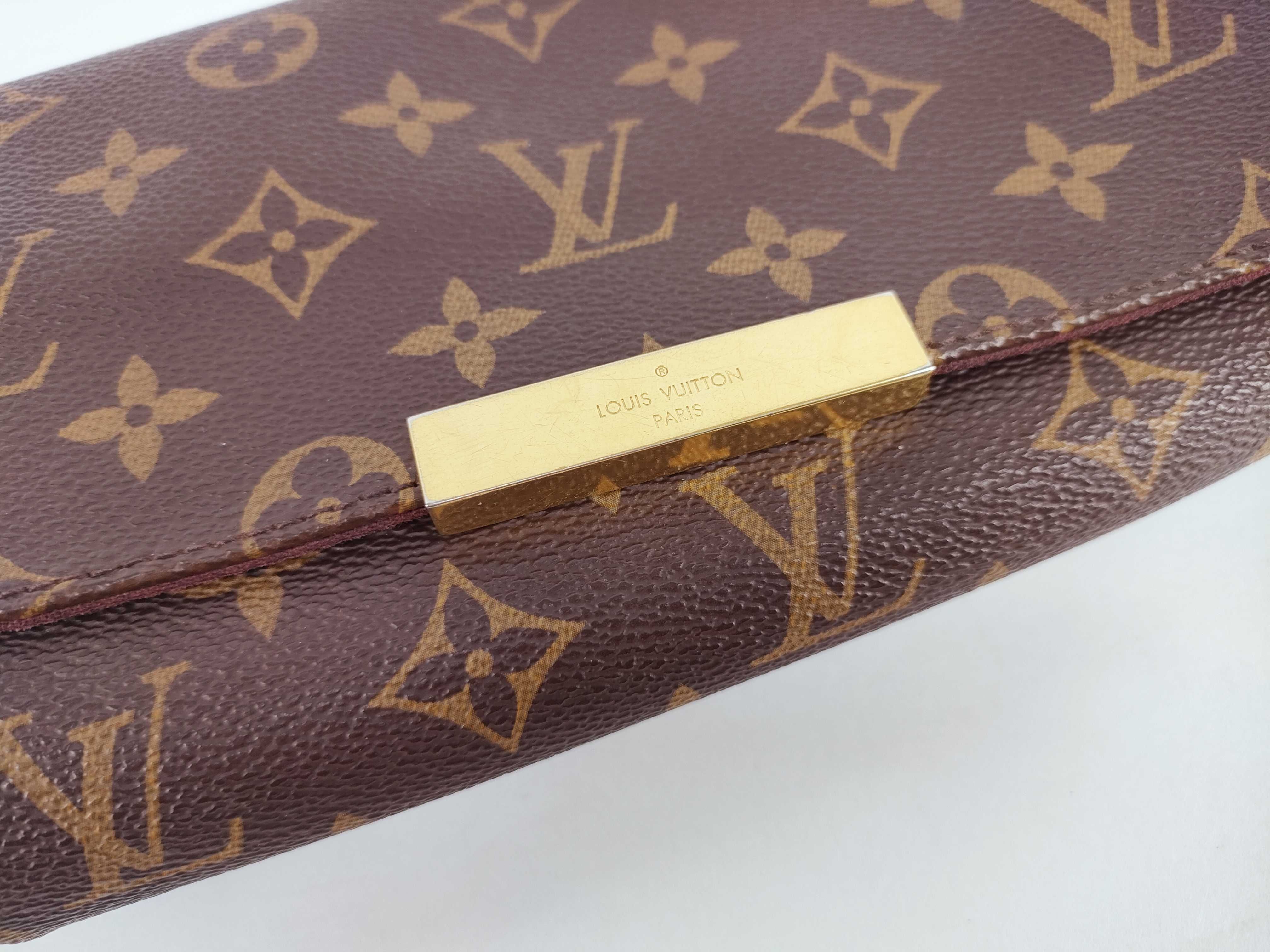 LV Favorite PM M40717 Monogram Shoulder Bag — view 8
