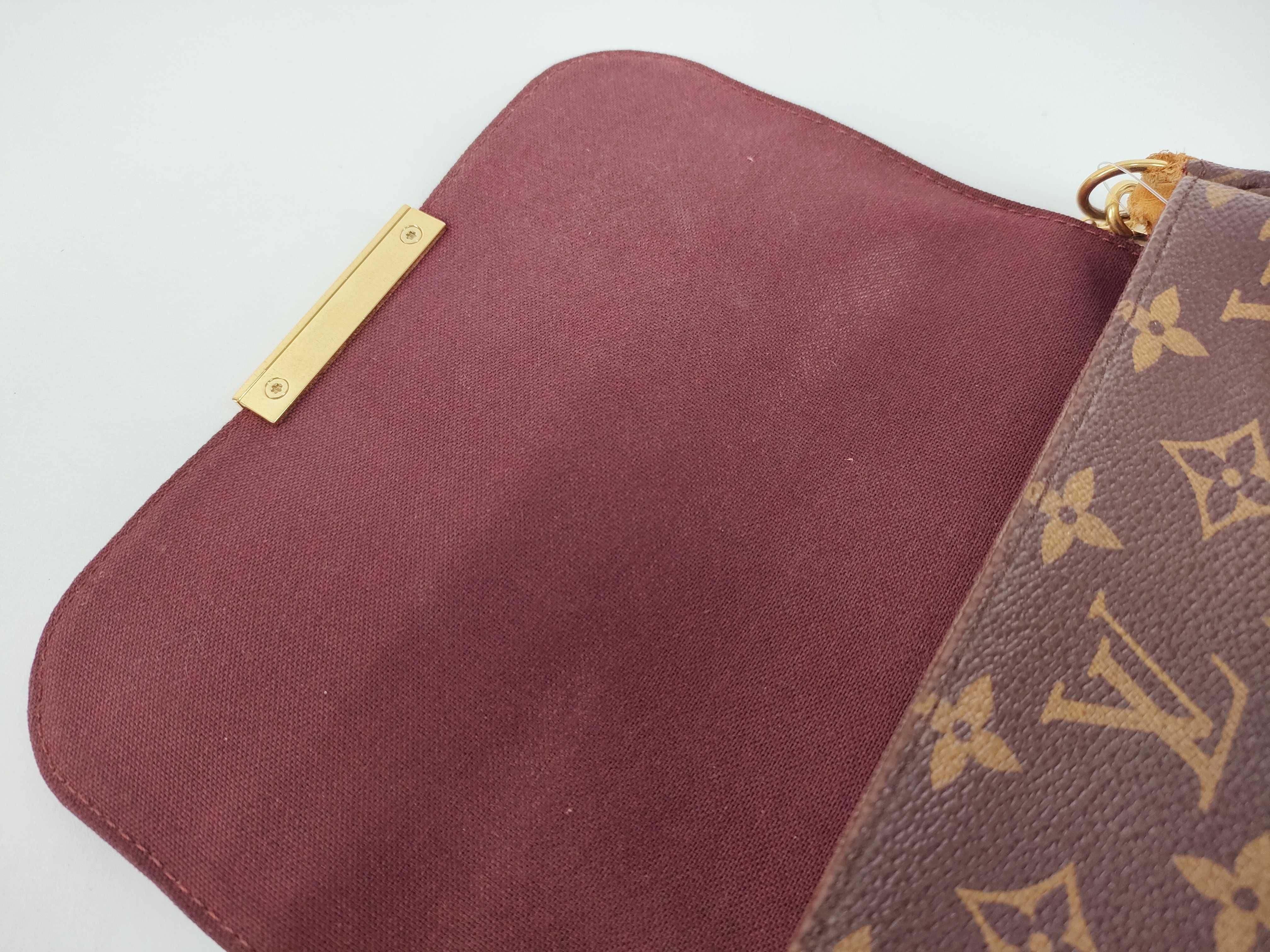 LV Favorite PM M40717 Monogram Shoulder Bag — view 9